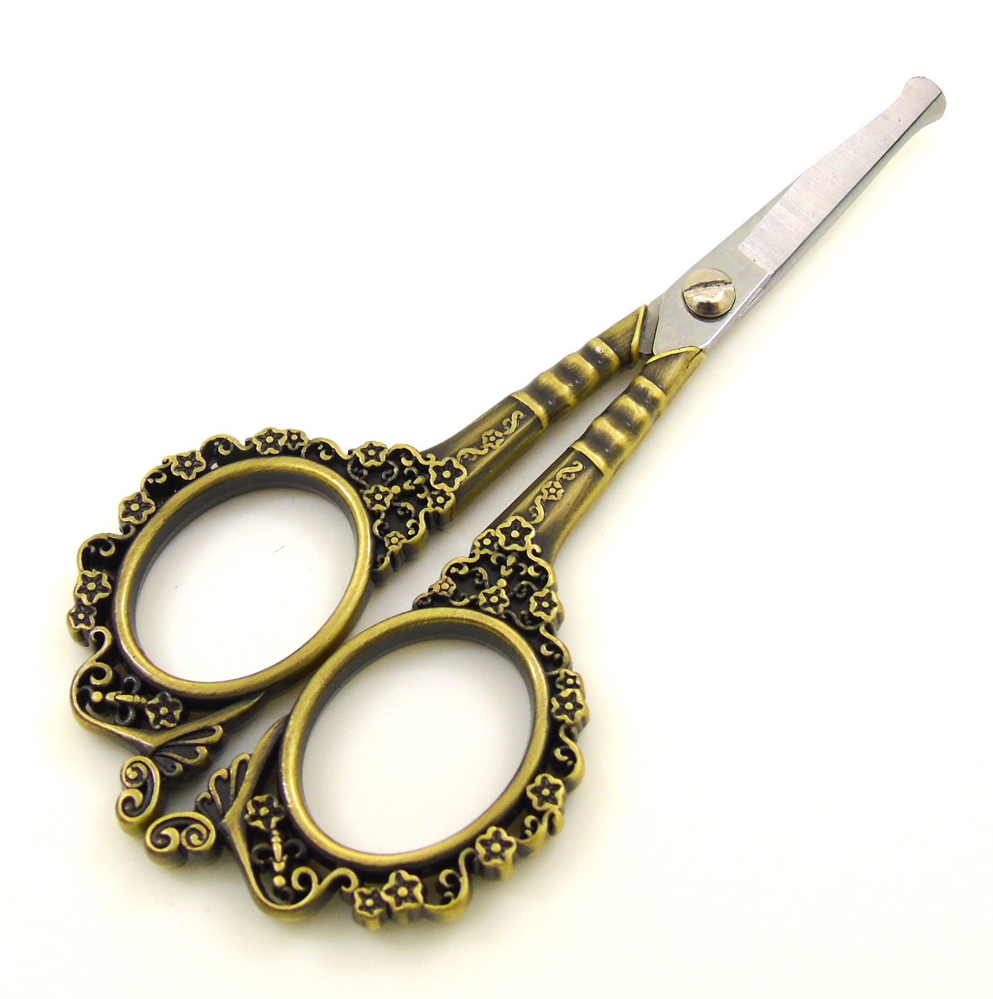 Title 10, Plum Blossom Hollow Court Plum Vintage Scissors