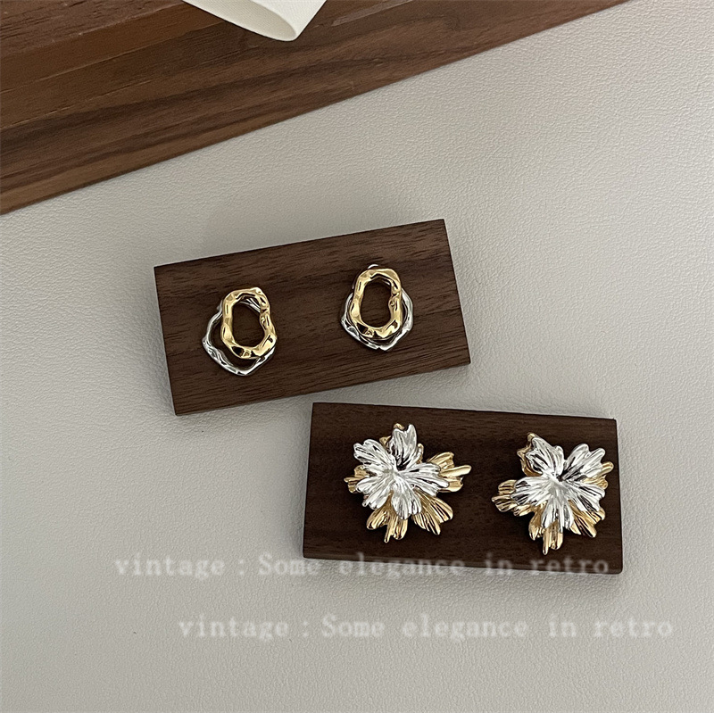 Title 11, Irregular Contrast Color Metal Geometry Flower ...