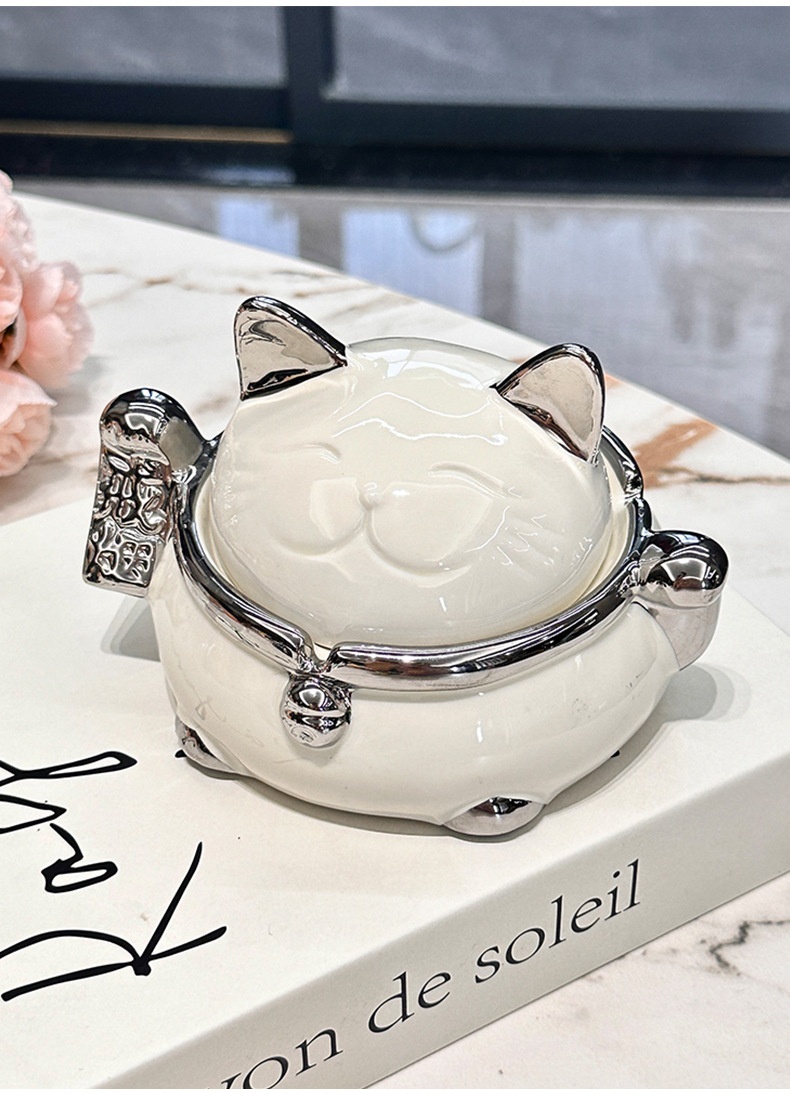 Title 9, Creative Lucky Cat Ashtray Home Ornaments Gathe...