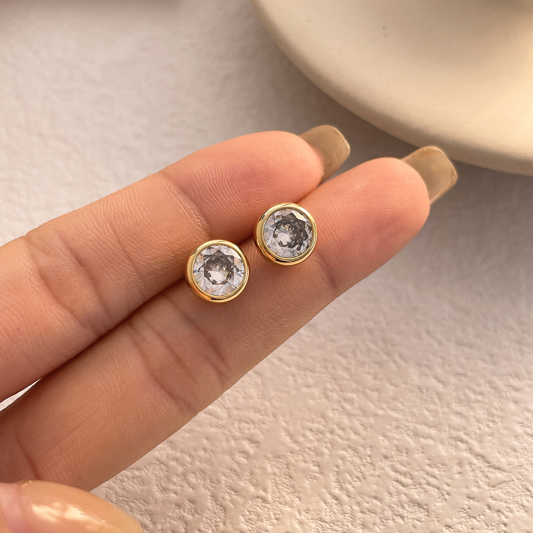 Title 7, Fashion Simple Refined Zircon Stud Earrings