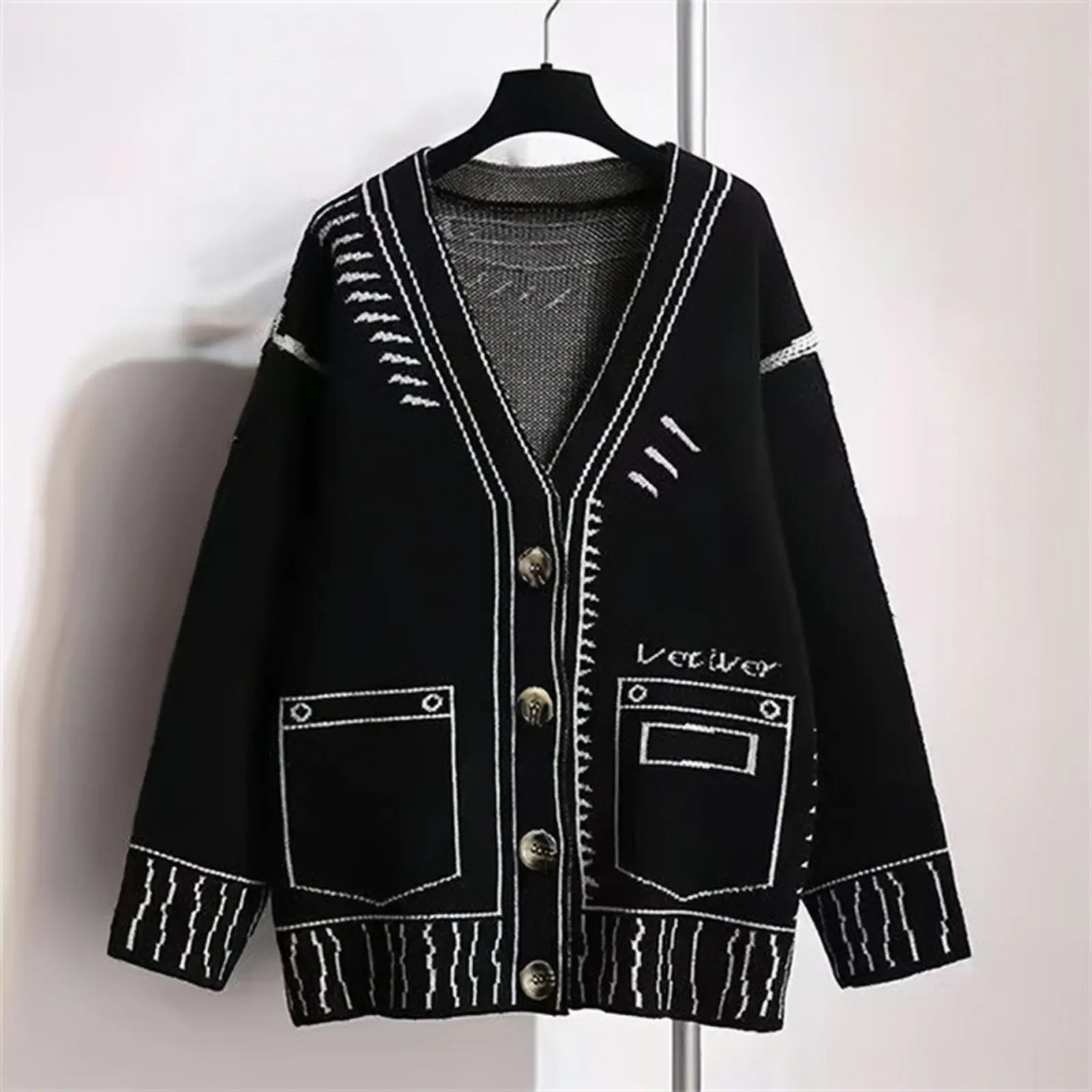 Color-matching Long-sleeved Single-breasted Sweater Jacket With Decorative Pockets