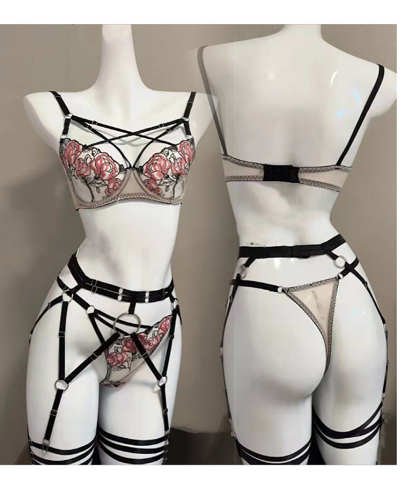 Title 4, Steel Ring Gathered Rose Lace Buckle Bra Set