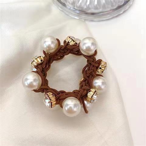 Title 3, Elegant Pearl Hair Ring Horsetail Headwear