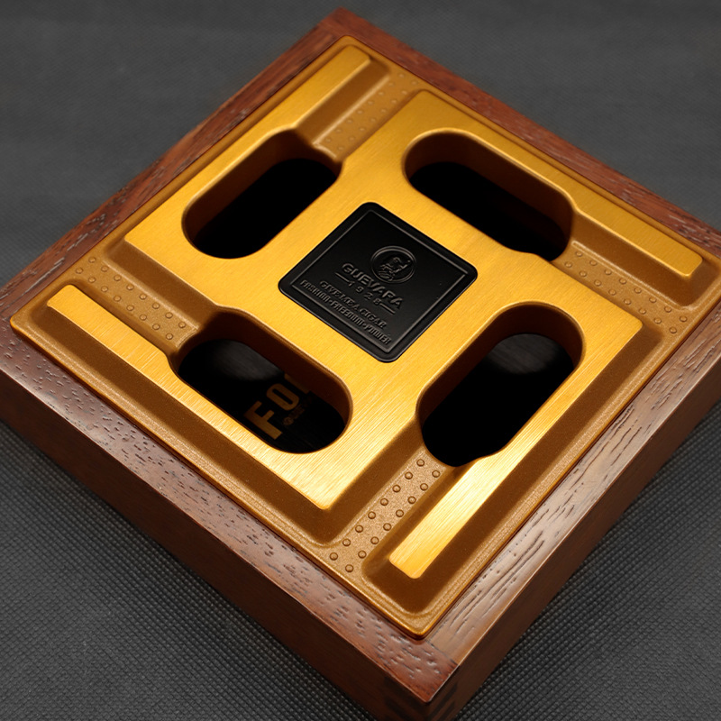 Title 4, Split Solid Wood Multi-slot Cover Cigar Ashtray