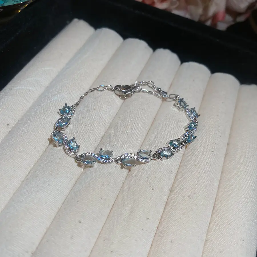 Western Style Cubic Zirconia Heart Bangle Premium Chic Bracelet Elegant Niche Trendy Fashion Accessory