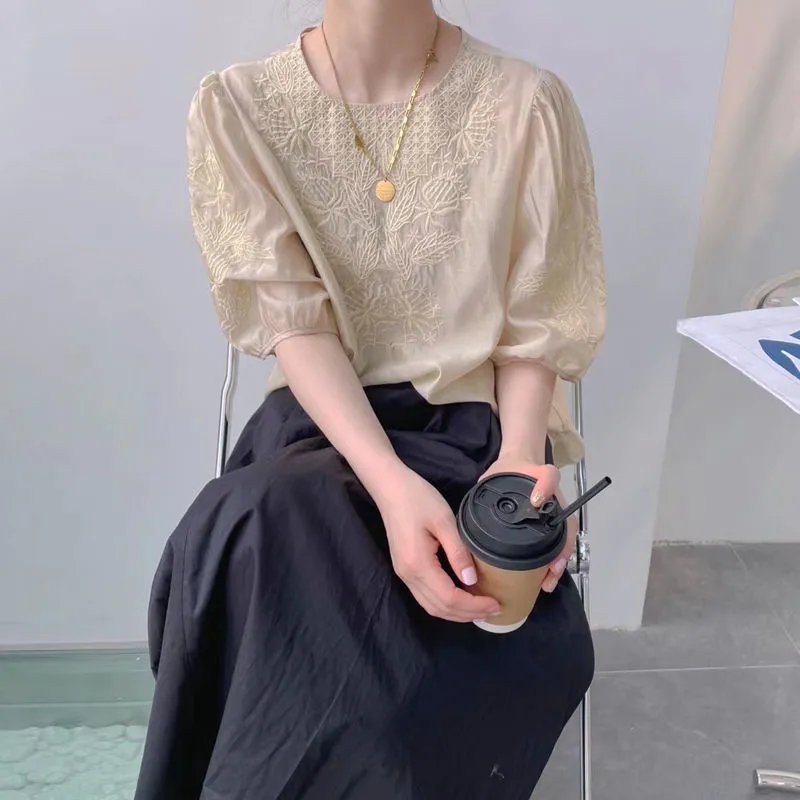 European Heavy Industry Embroidered Lace Blouse With Short Sleeves - Red