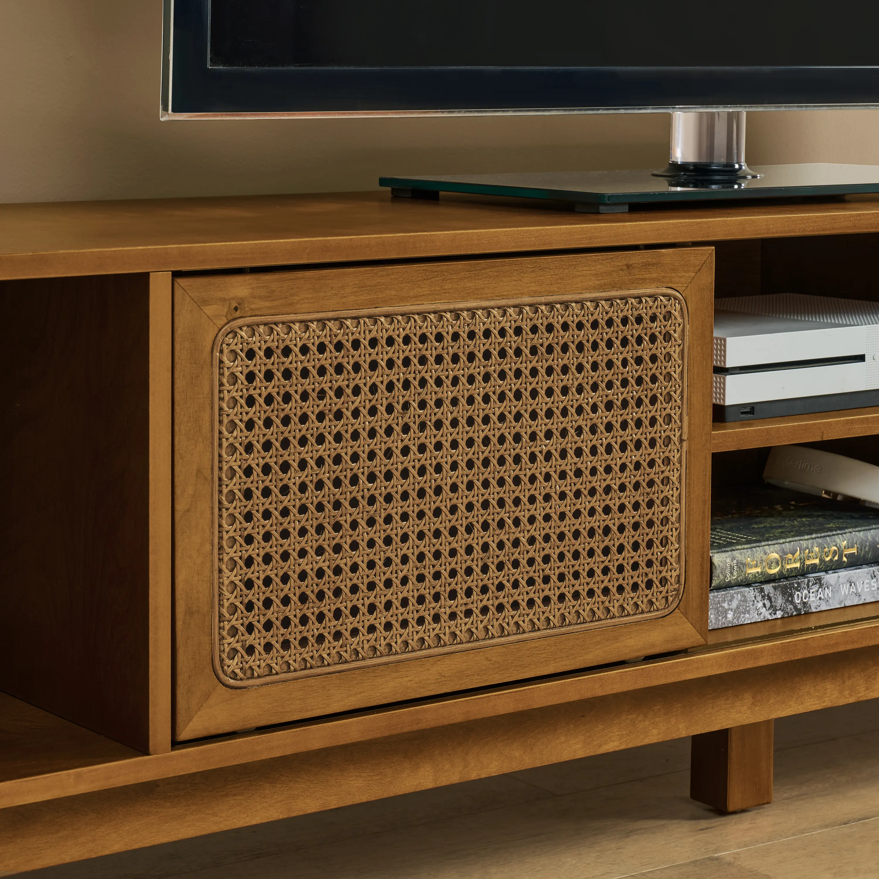 67.9 Inch Mid Century Modern Rattan TV Stand For TVs Up To 75, Entertainment Cabinet, Media Console For Living Room Media Room, Solid Wood Feet & Rattan Cabinet