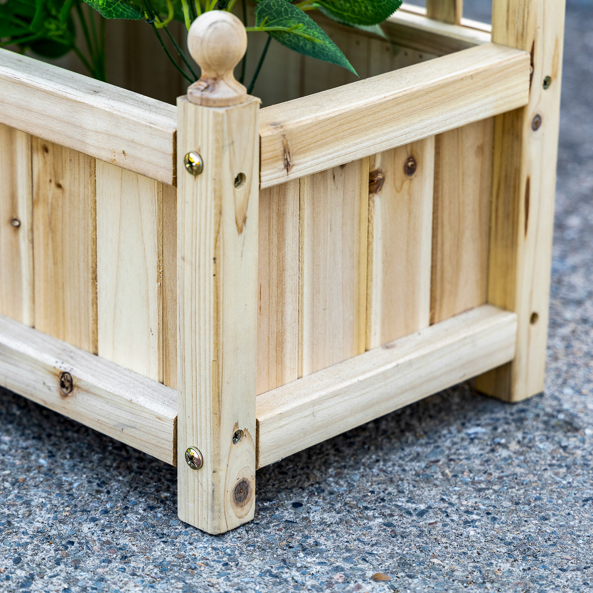 Fir wood raised garden bed with built-in trellis support for vines