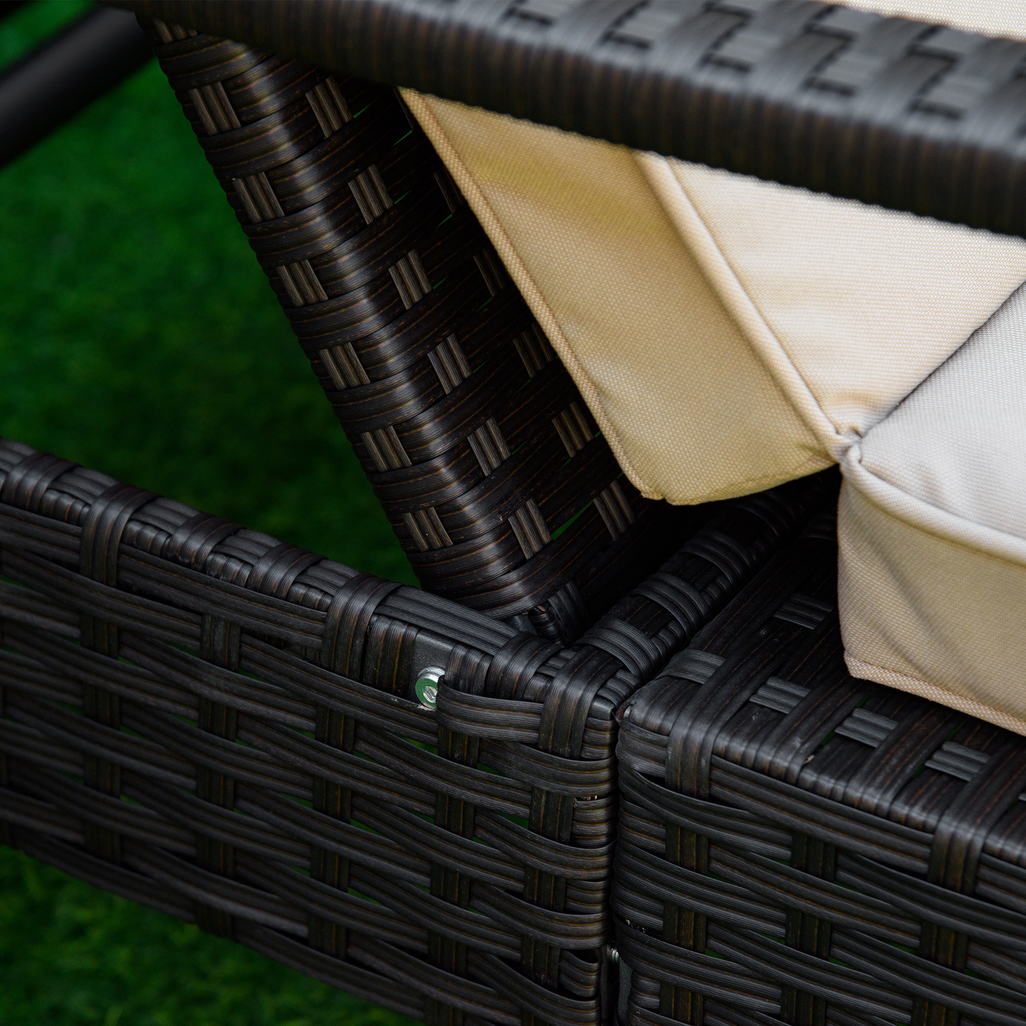 Wicker Chaise Lounge, 4 Position Adjustable Backrest and Cushions Outdoor Lounge Chair PE Rattan Sun Lounger for Poolside, Balcony or Garden, Beige