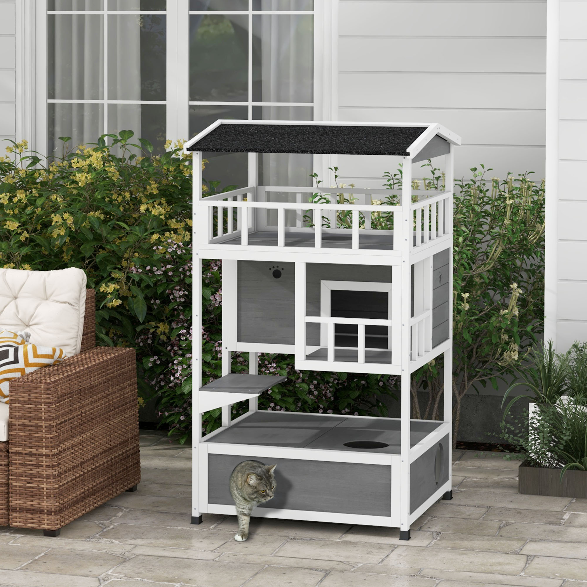 บ้านแมวไม้กลางแจ้ง มีหลังคายางมะตอย ประตูหลบหนี คอนโดและแพลตฟอร์มกระโดด สีเทาอ่อน สำหรับแมวเลี้ยงในสวน