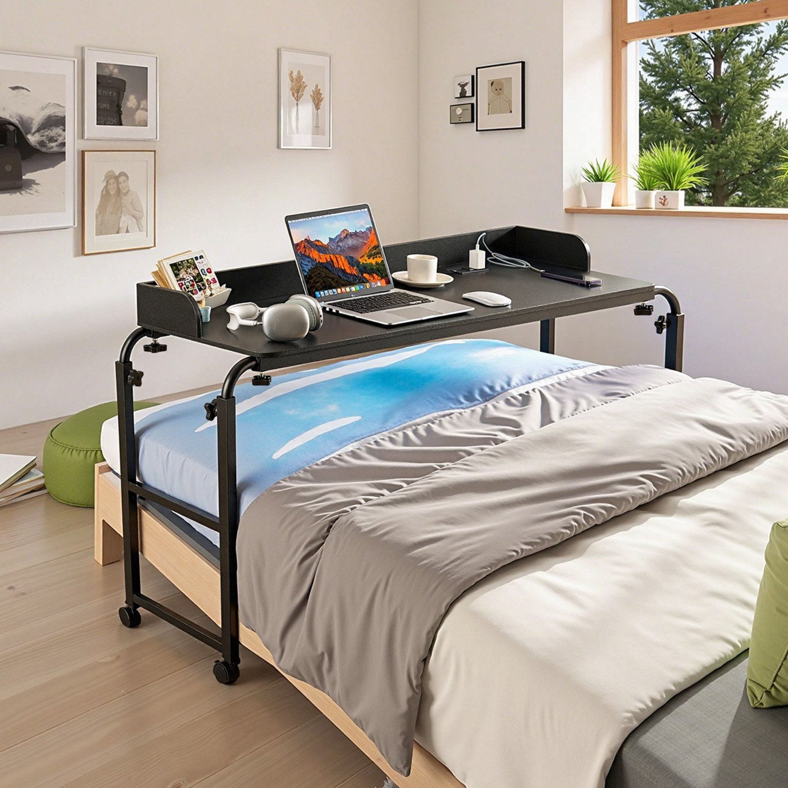 Verstellbarer Nachttisch – Tragbarer Laptop-Rolltisch mit 4 Rollen (2 mit Bremsen) und Steckdose, robuster Nachttisch aus Sperrholz fürs Arbeitszimmer_voghion.com