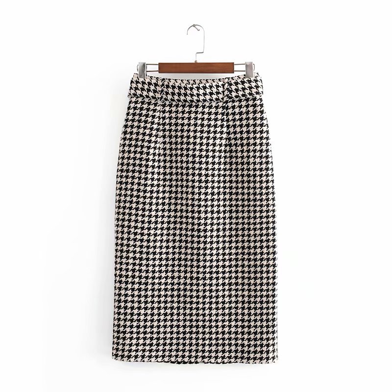 Title 4, Saia houndstooth e saia quadril