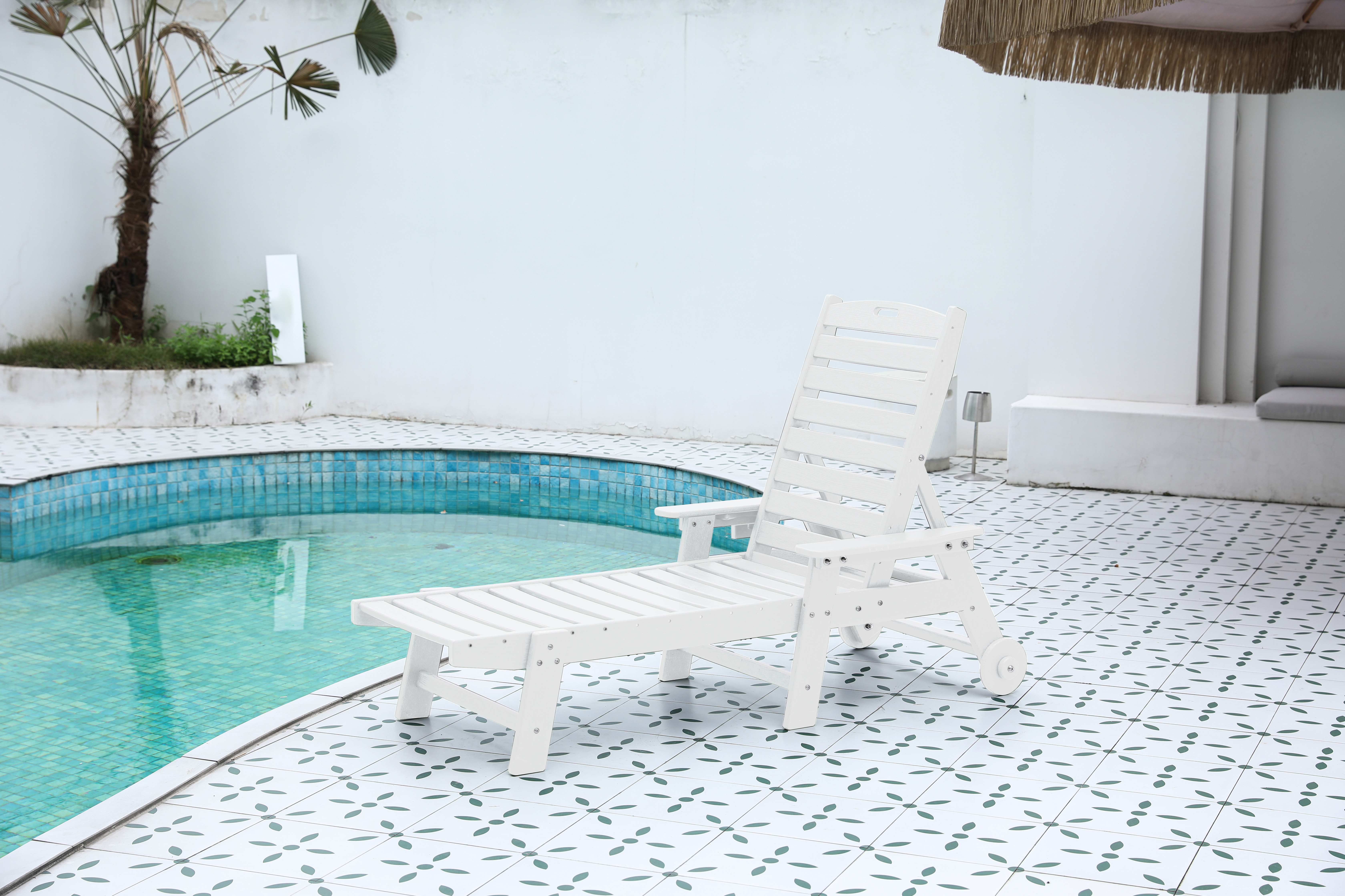 Lounge Chair Outdoor With Wood Texture, Oversized Chaise Lounge Chair With 5 Positions, HDPE, Patio Lounge Chair With Wheels & Cup Holder For Pool, Deck, Poolside, White