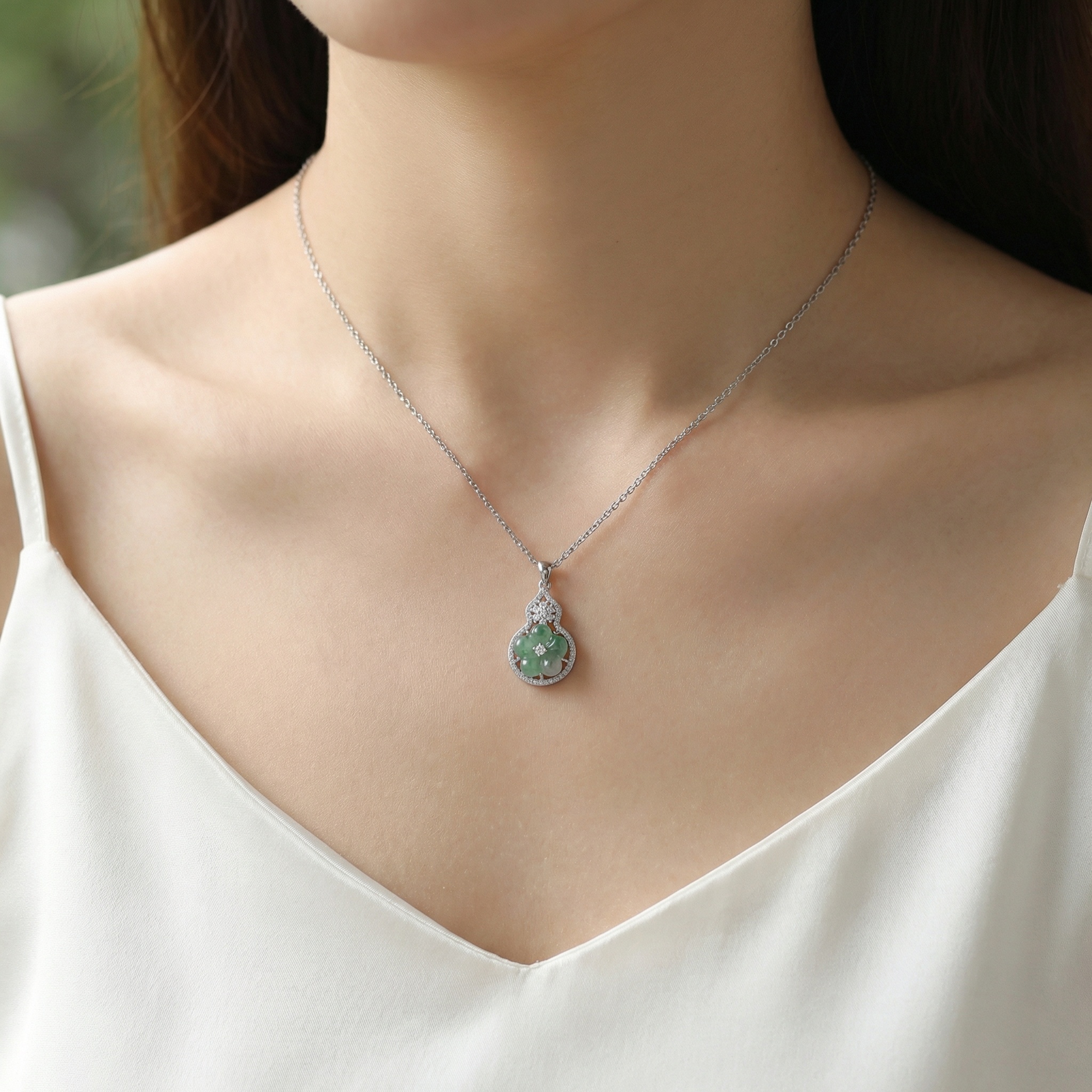 925 Sterling Silver Elegant Green Jadeite Flower Pendant Necklace in a Diamond-Encrusted Gourd Frame
