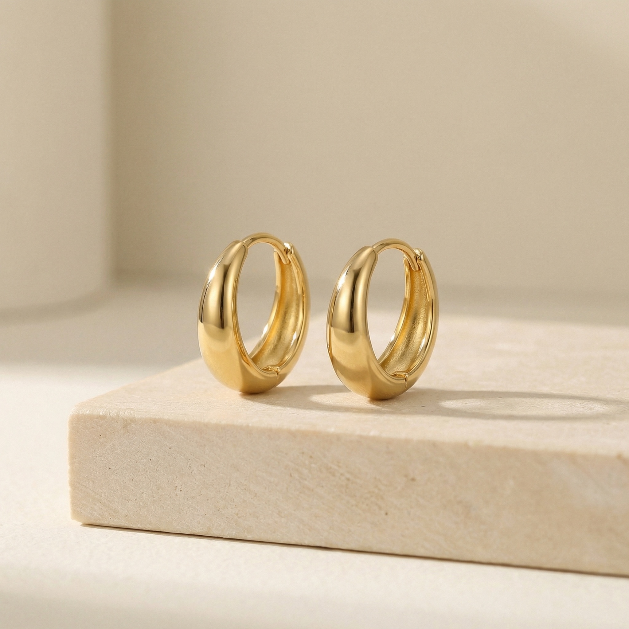 925 Sterling Silver Elegant Polished Chunky Huggie Hoops with a Sophisticated Shimmering Finish