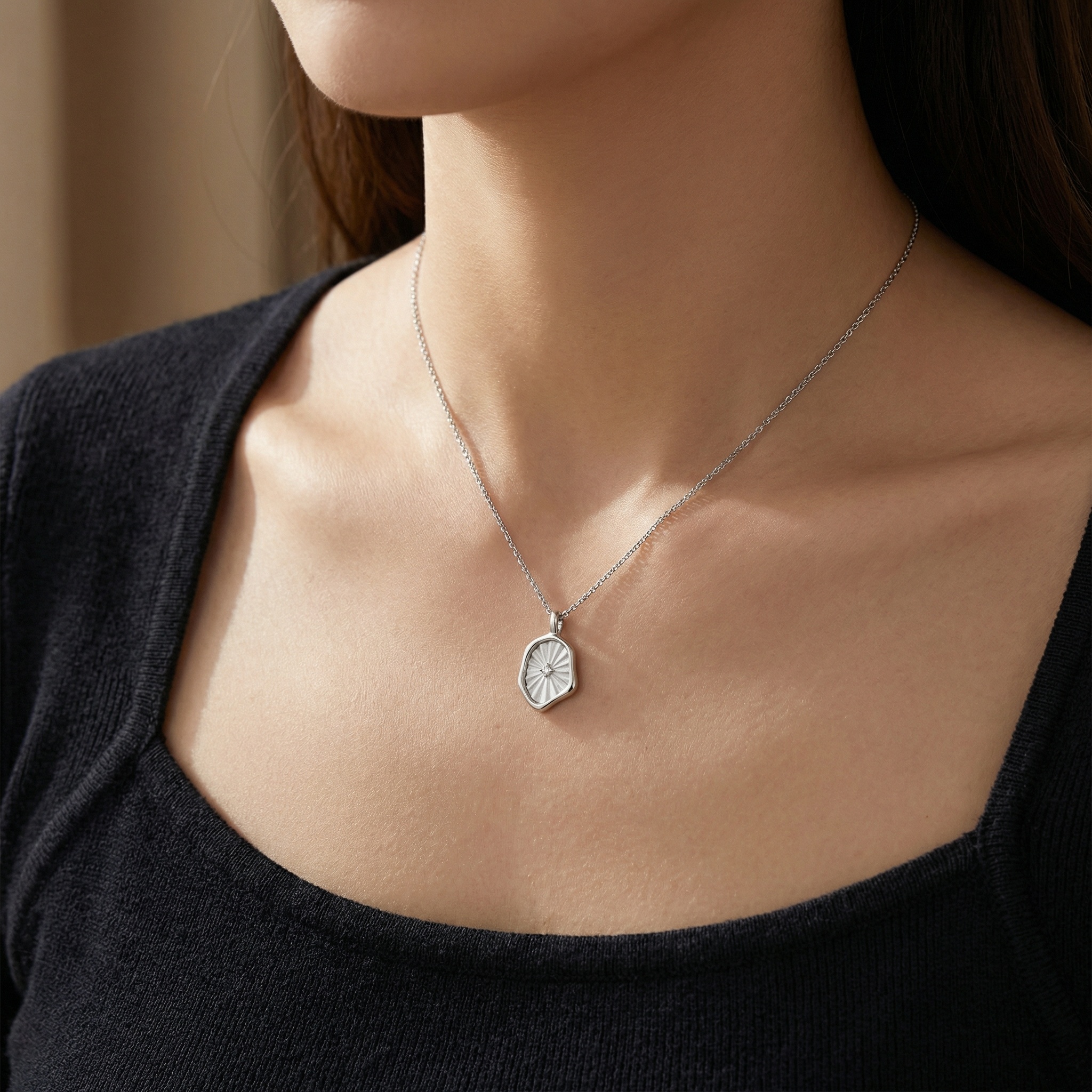 925 Sterling Silver Elegant Sterling Silver Organic-Shaped Sunburst Pendant Necklace with Central Sparkling Accent 