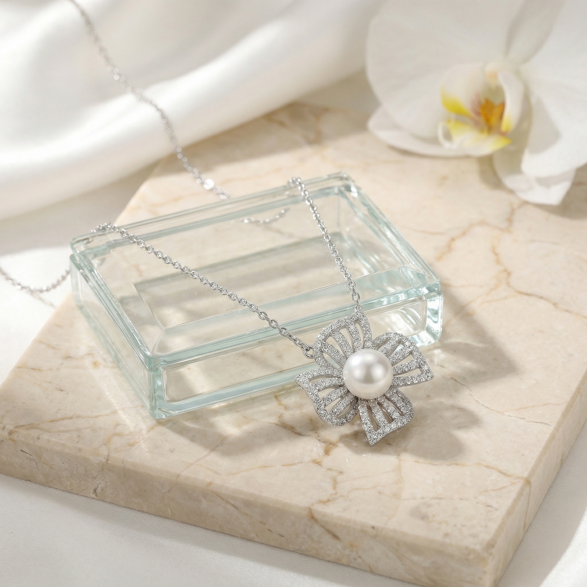 925 Sterling Silver Elegant Pearl and Diamond Flower Pendant Necklace in Silver 