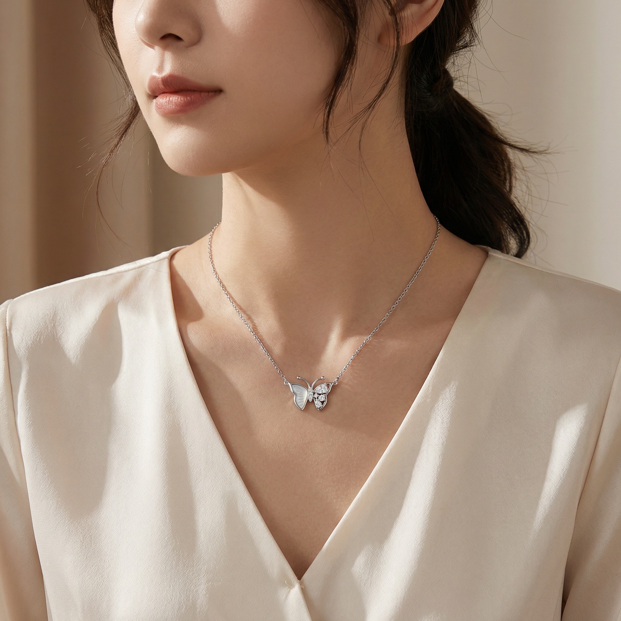 925 Sterling Silver Elegant Butterfly Necklace with Mother-of-Pearl and Sparkling Stones 3
