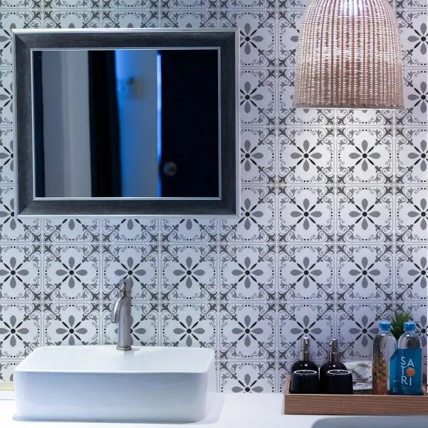 20pcsSelf-Adhesive Floor Tiles, PVC Flooring 7.9 X 7.9 Inch Self-Adhesive Waterproof Floor Strips, Waterproand Non-Slip Features, DIY Suitable For Bedroom, Kitchen, Living Room, Covers 4.3 Square