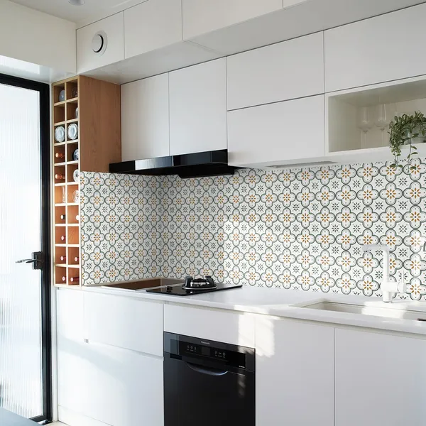 20 Pcs Self-Adhesive Floor Tiles, PVC Flooring 7.9 X 7.9 Inch Self-Adhesive Waterproof Floor Strips, Waterproof And Non-Slip Features, DIY Suitable For Living Room, Kitchen, Laundry Room, Covers 4.