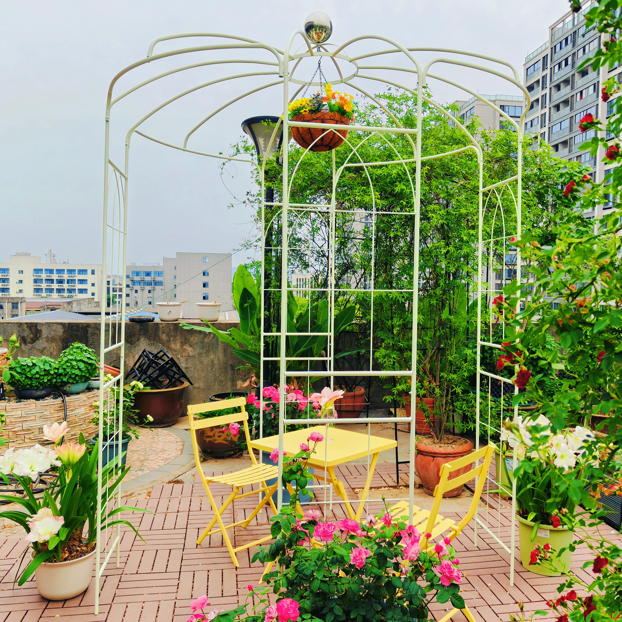 Metal Garden Arch Iron Garden Arbors Gazebo Dia 81.3  X 114.2  High Birdcage Shape Pergola Pavilion For Wedding Ceremony Cream White