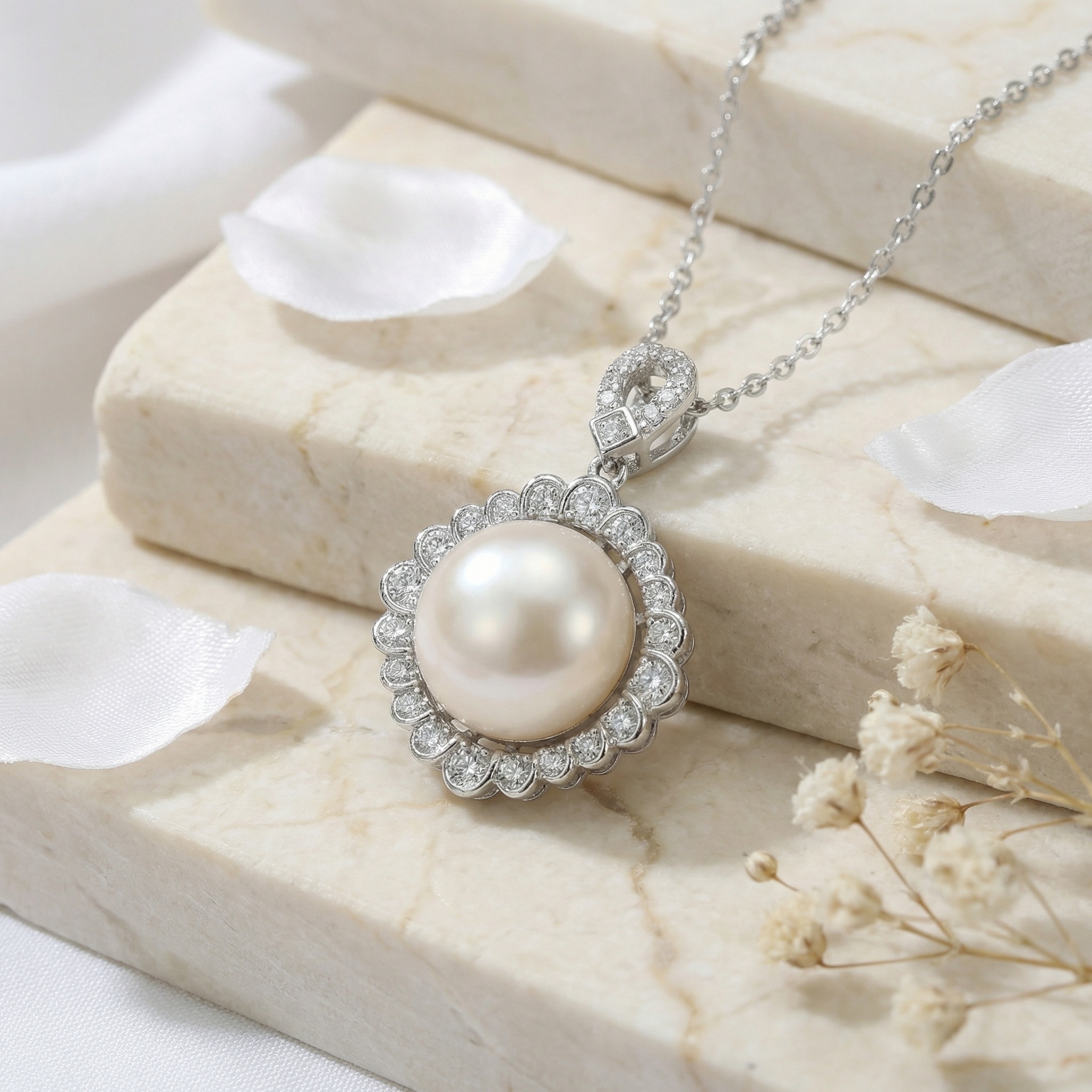 925 Sterling Silver Elegant Round White Pearl Pendant Necklace with Shimmering Diamond Halo