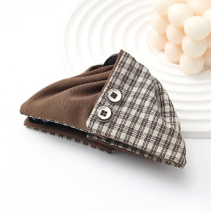 Triangle grab clip-button model-light brown-1 piece