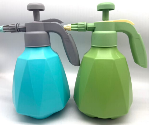 Household spray can-polyhedral diamond shape-random color-29.5 * 15cm-1 piece