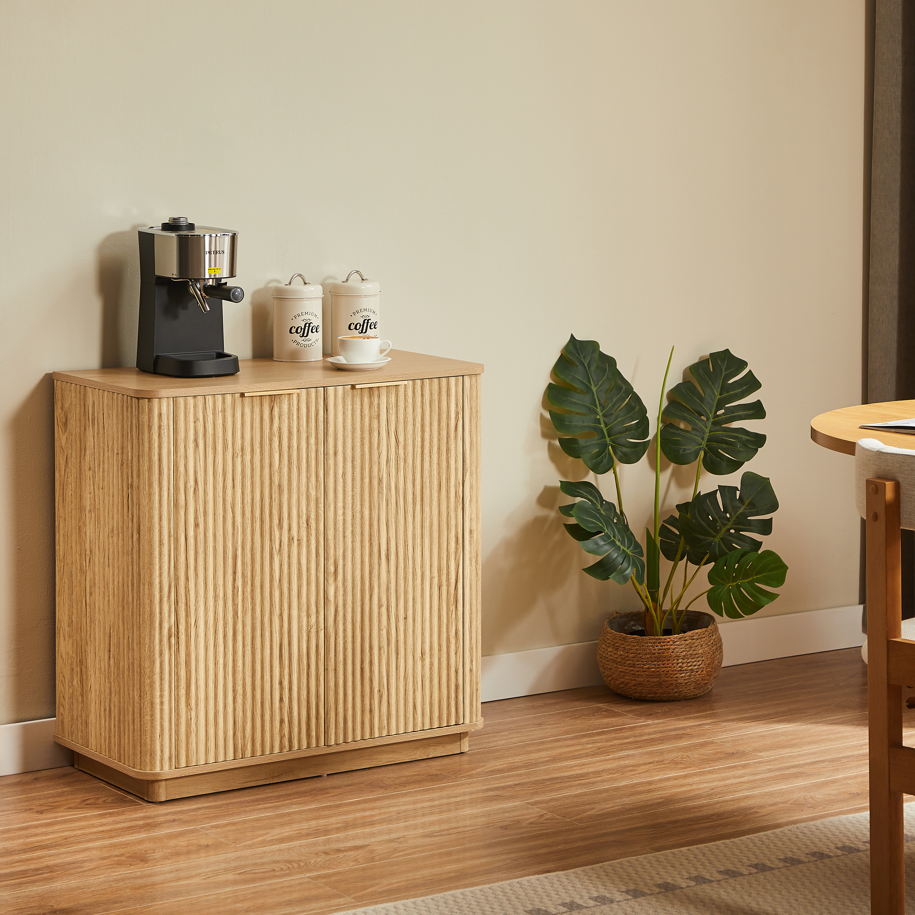 Oak Buffet Cabinet Sideboard, picture 3 of 5