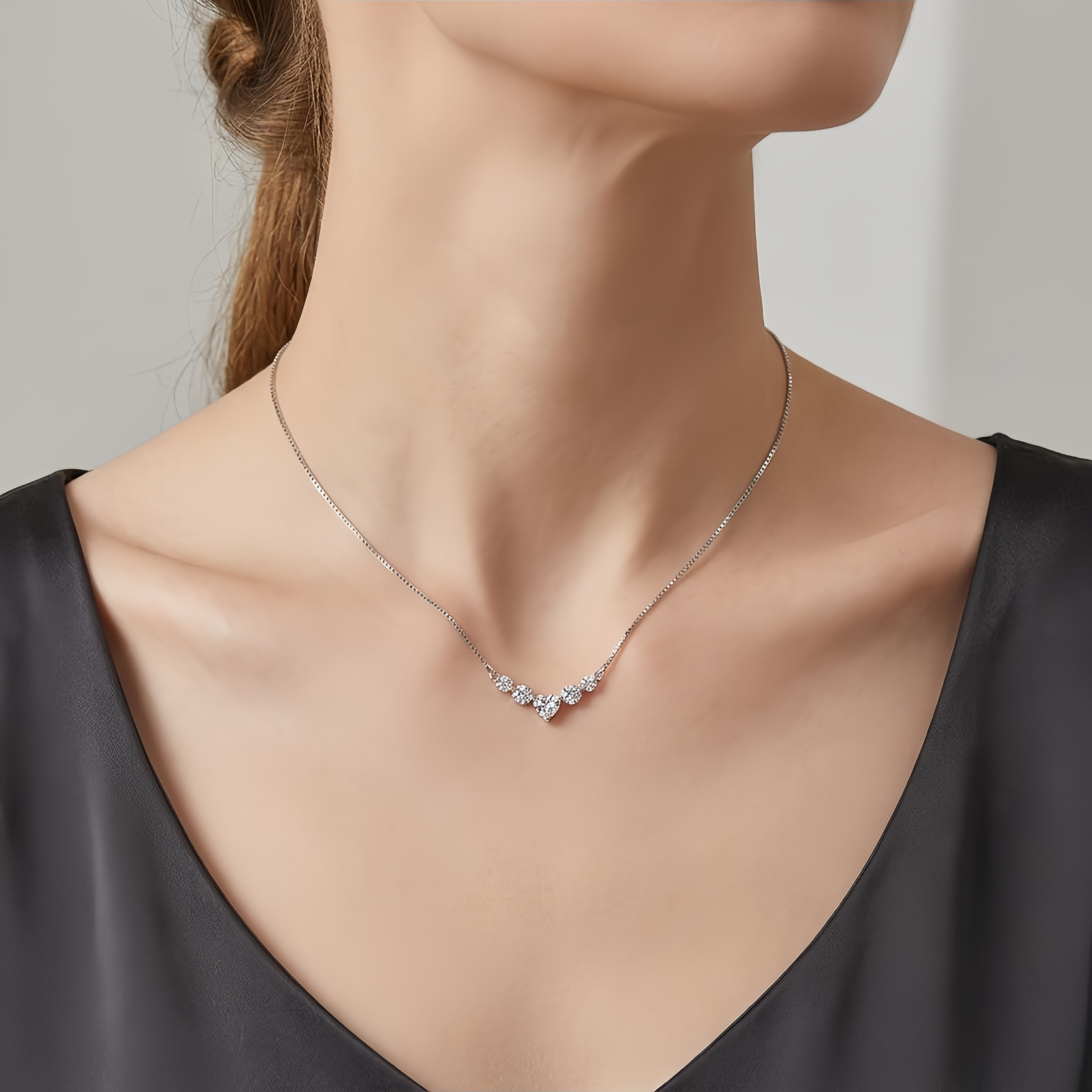 925 Sterling Silver Elegant CZ Necklace with Heart-Shaped Centerpiece on  Chain