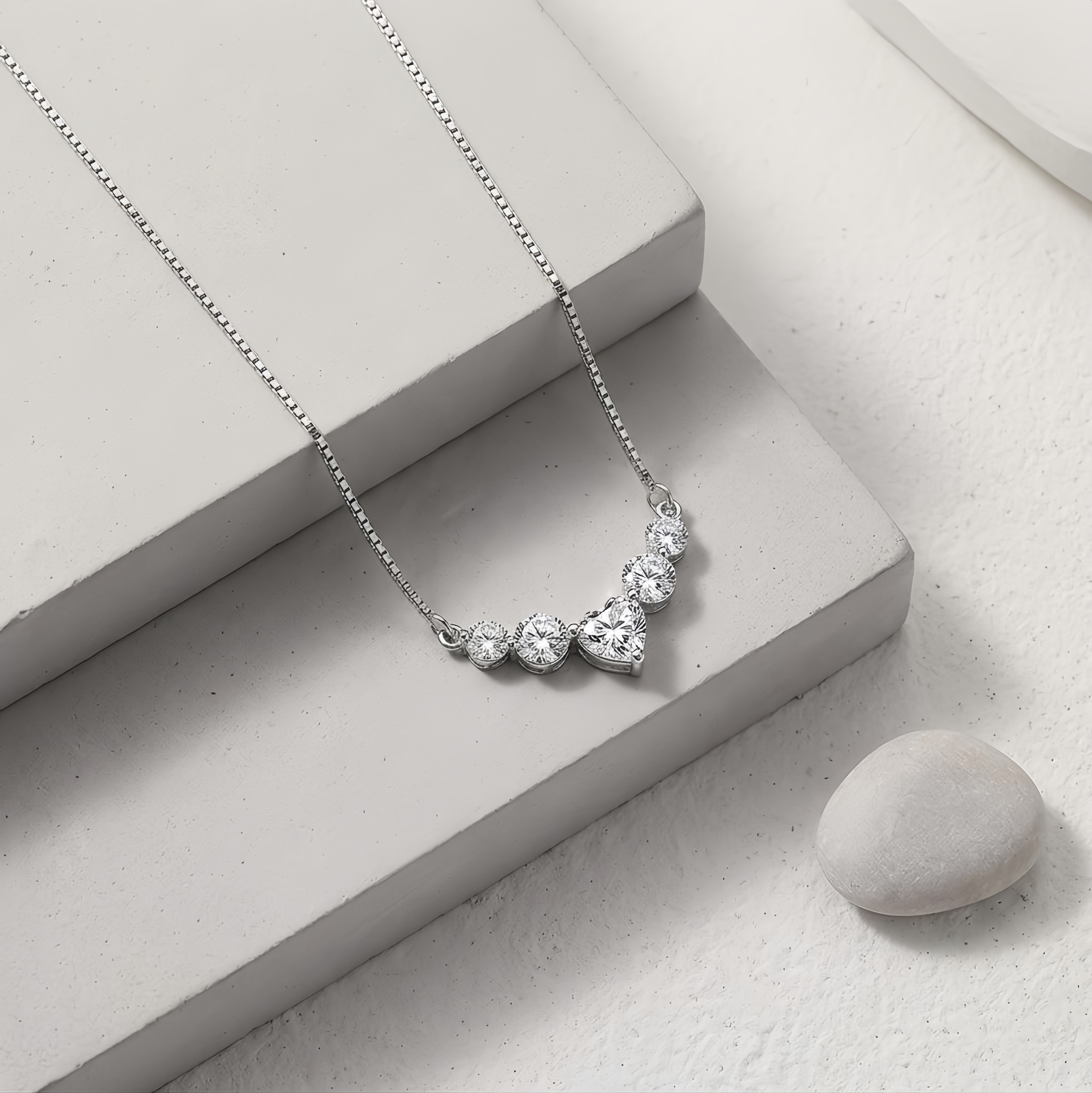925 Sterling Silver Elegant CZ Necklace with Heart-Shaped Centerpiece on  Chain