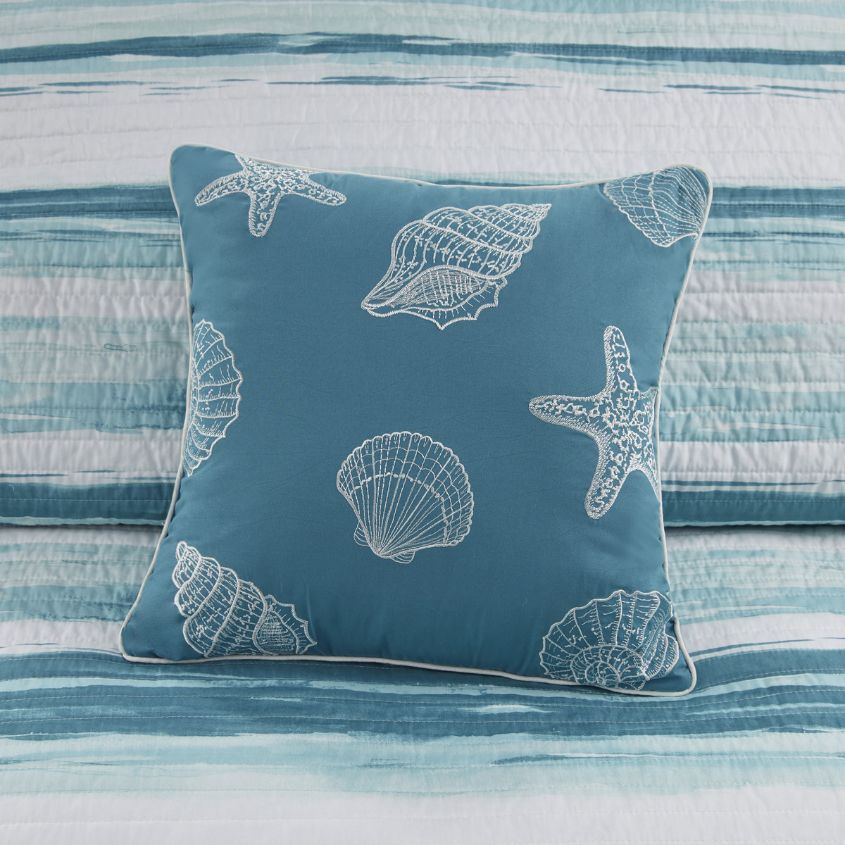 6 Piece Printed Quilt Set With Throw Pillows Aqua Full Queen