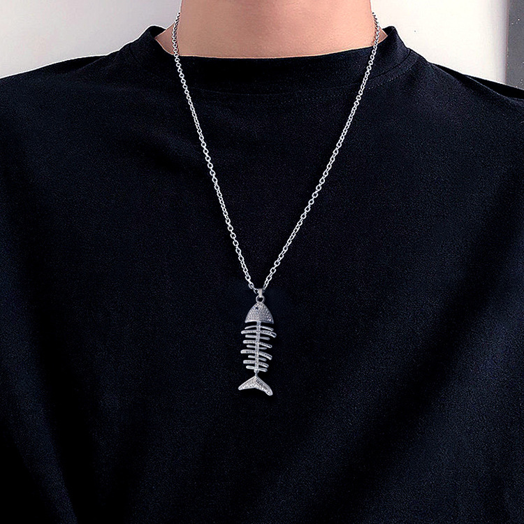 Silver Fishbone Fishbone Necklace With Diamonds Is Versatile And Simple