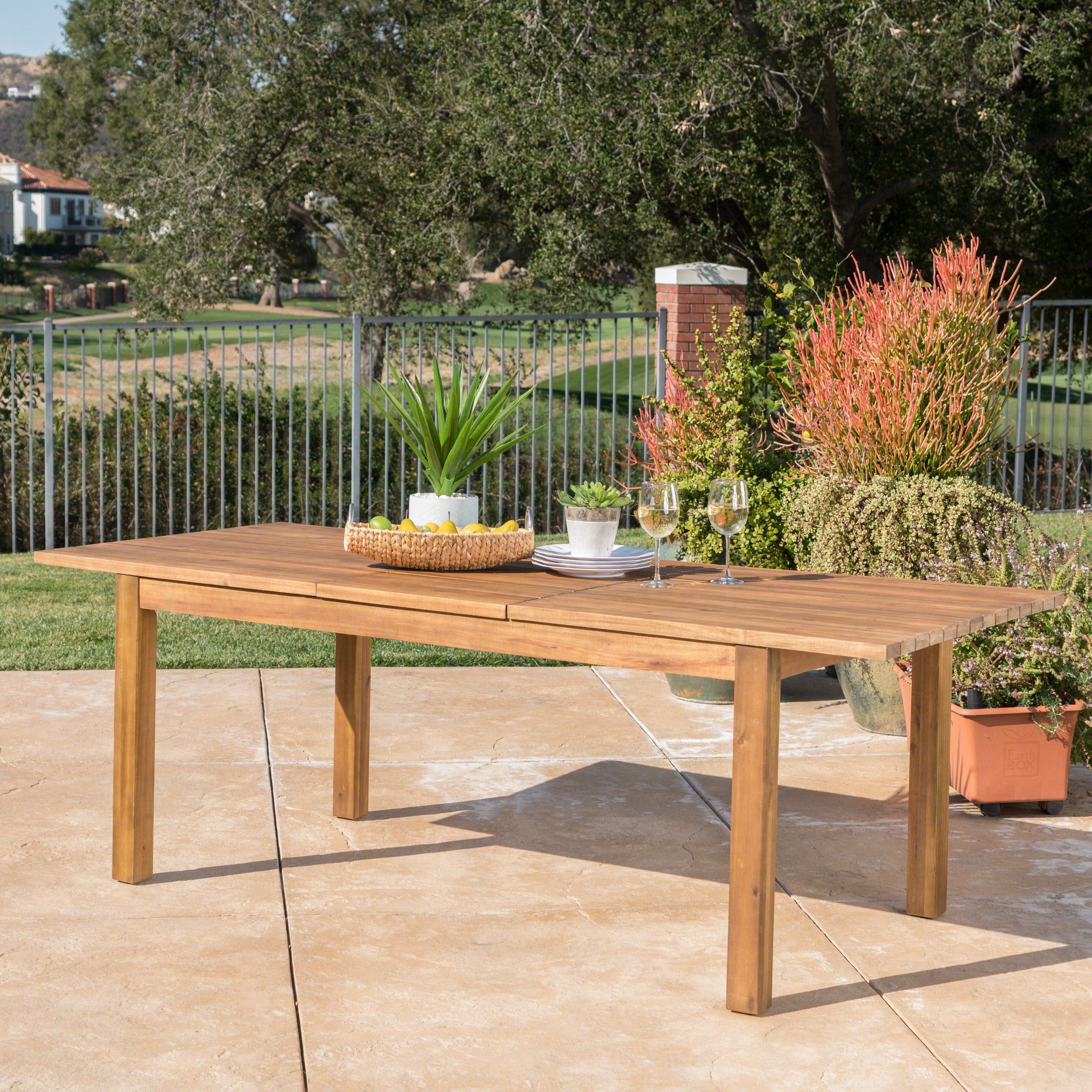 EXPANDABLE DINING TABLE