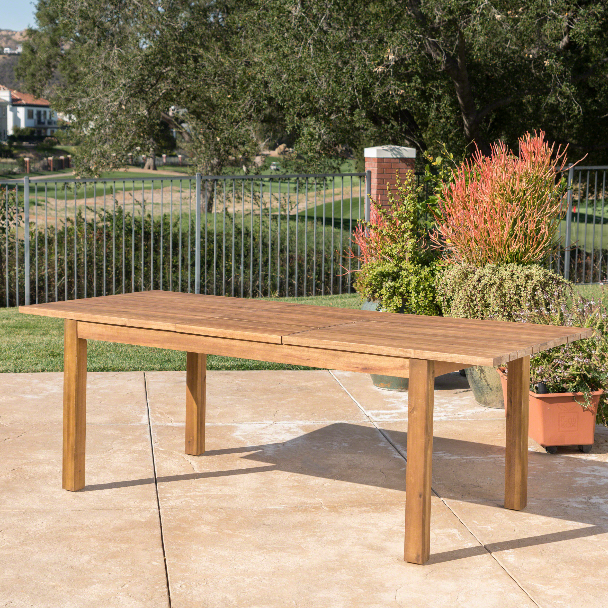 EXPANDABLE DINING TABLE