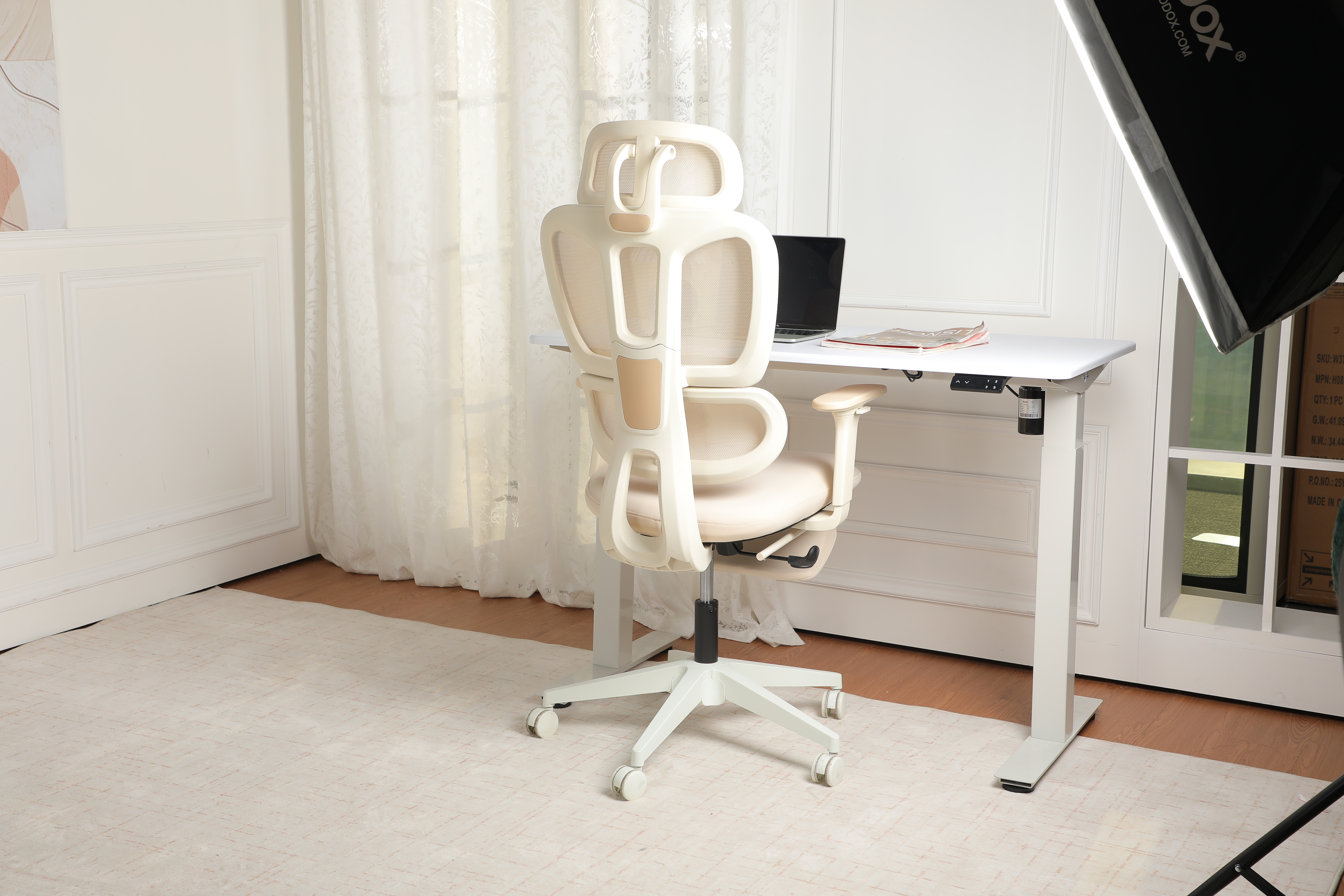 Ergonomic Office Chair with Footrest — photo 4