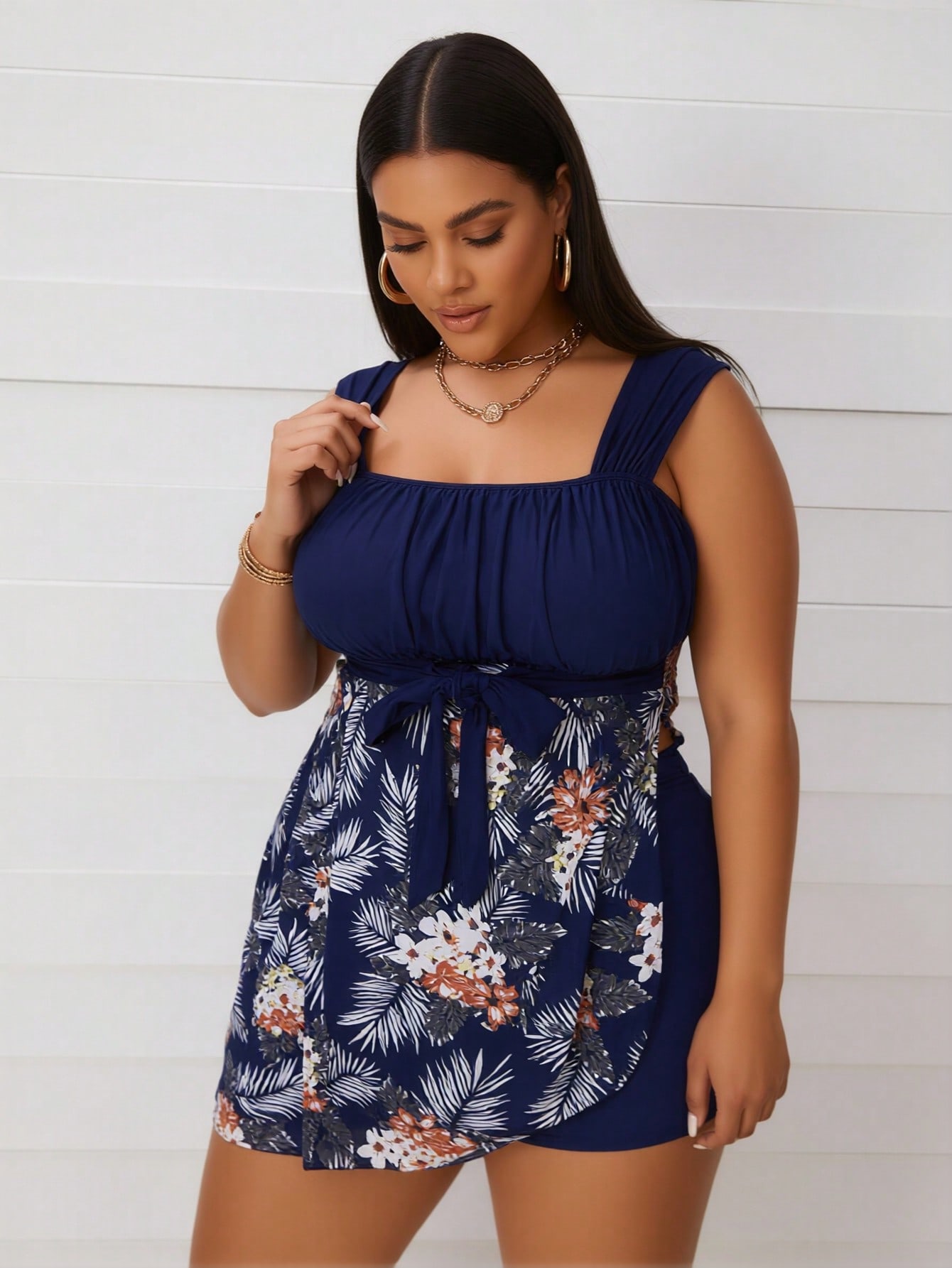 2026 New Plus Size Swimsuit Women's Navy Floral Print Tie-Front Swimdress Set For Beach Vacation, Modest & Slim Fit — foto 2