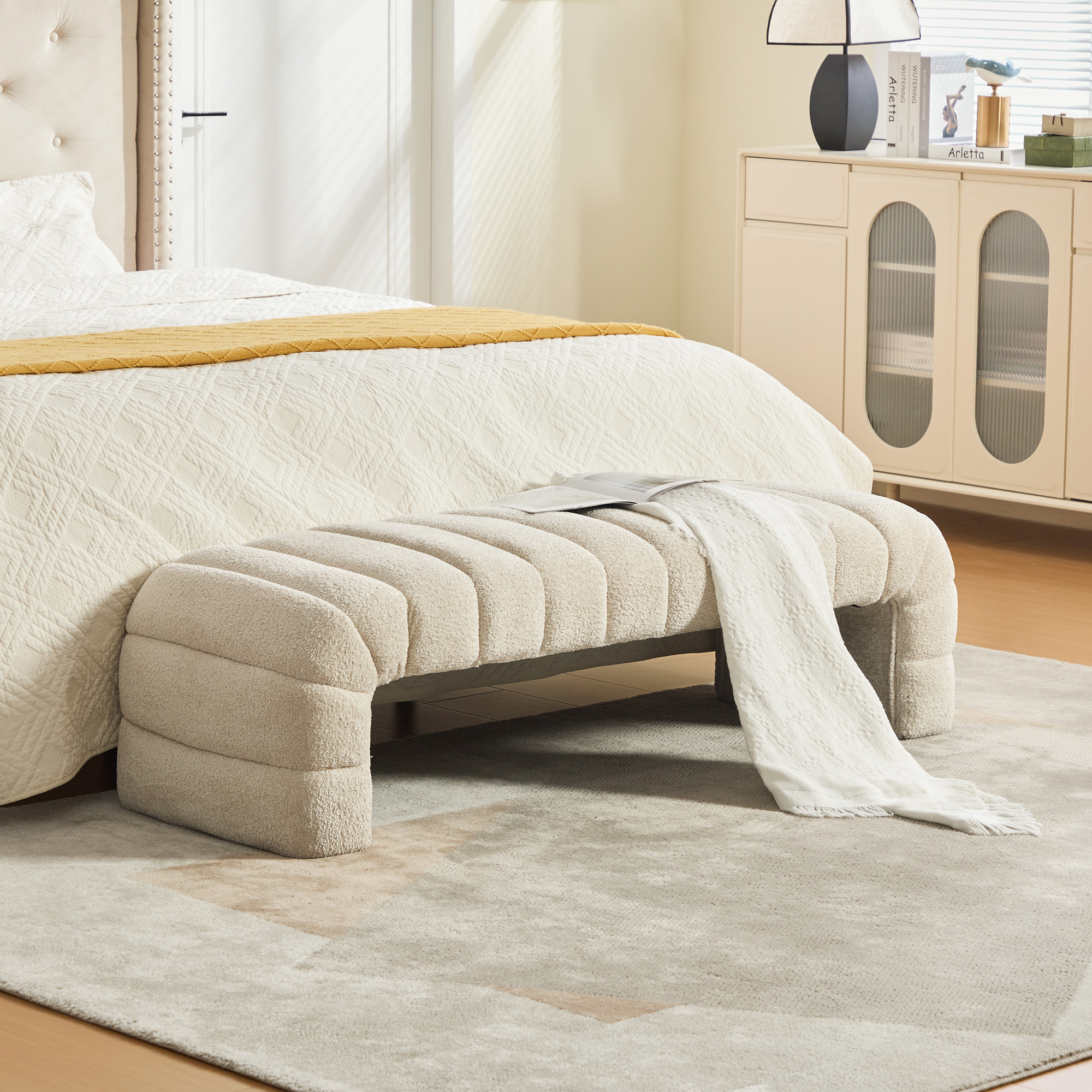 Banc de lit moderne rembourré en chenille sans accoudoir avec rembourrage rainuré, chaise