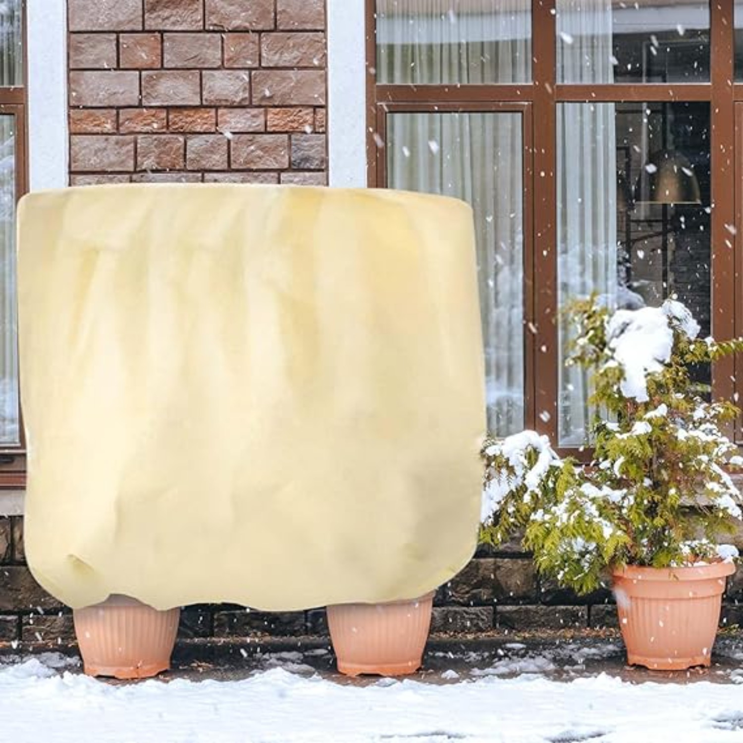 Light Yellow Plant Winter Protection 180 × 120 Cm Frost Protection Bag Winter Plant Protection Breathable Frost Protection Bag Reusable Winter Protection Cover — foto 3