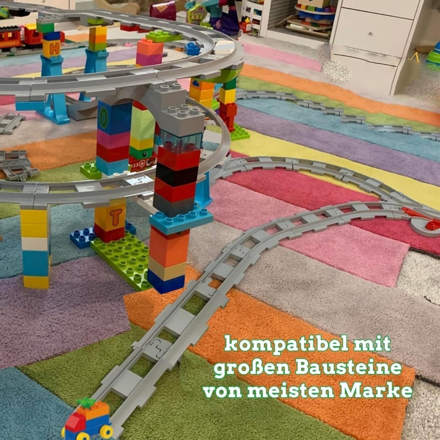 Baustein Eisenbahn Schienen Set – 32-teilige Stadterweiterung, kompatibel mit Marktführer - Thumbnail 2