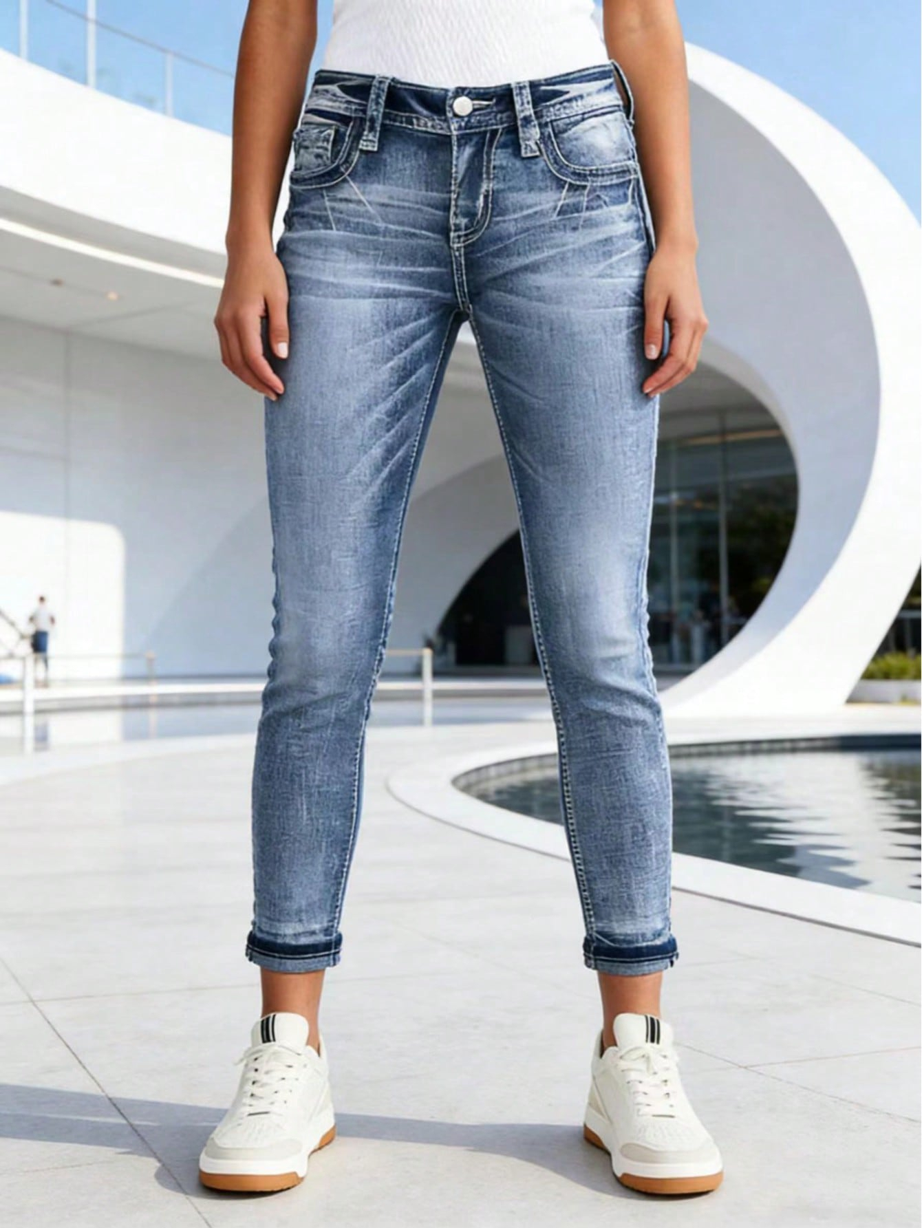 Skinny jeans casual street style outfit inspiration