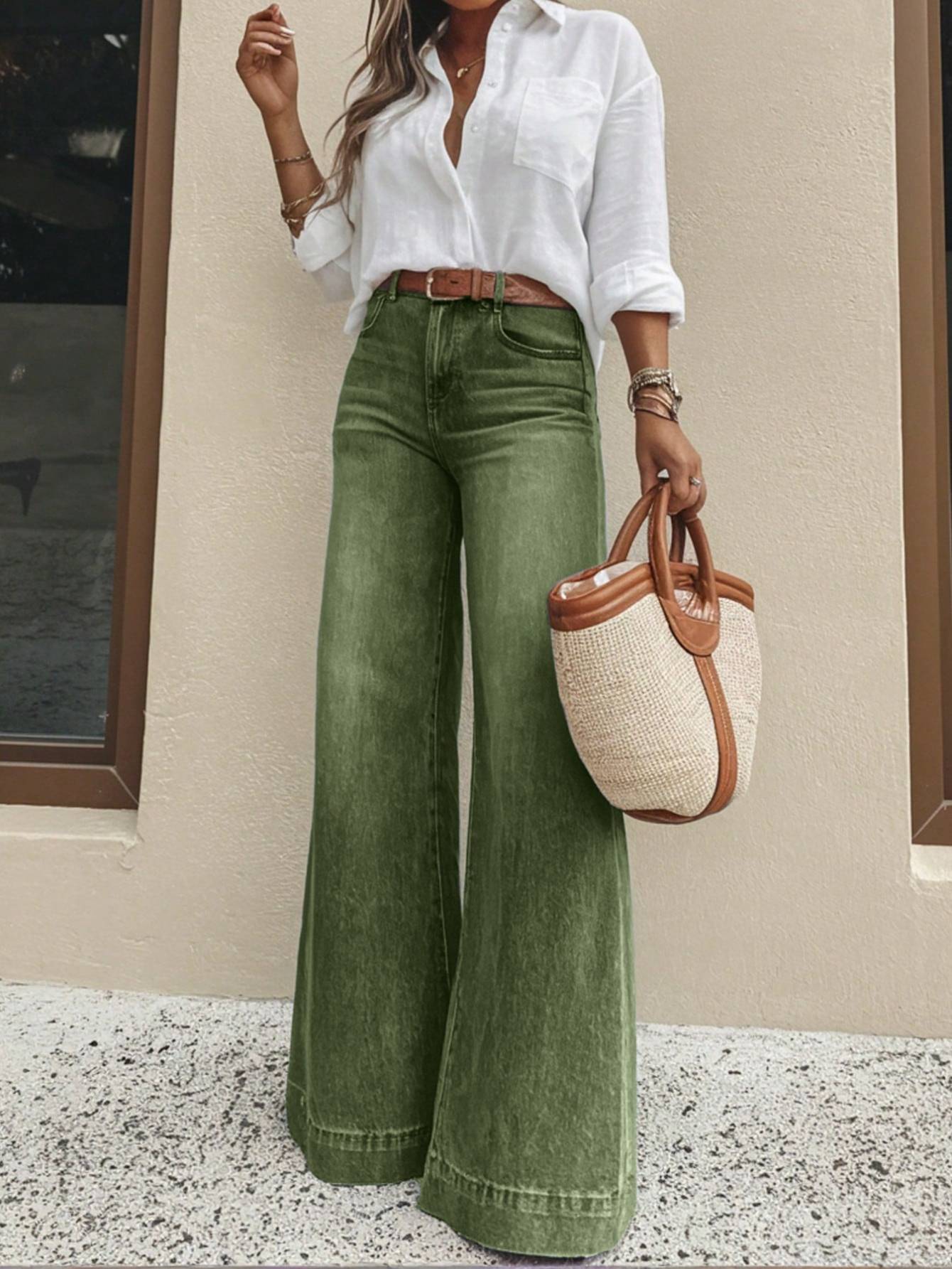 High waist wide leg jeans waistband and pocket detail