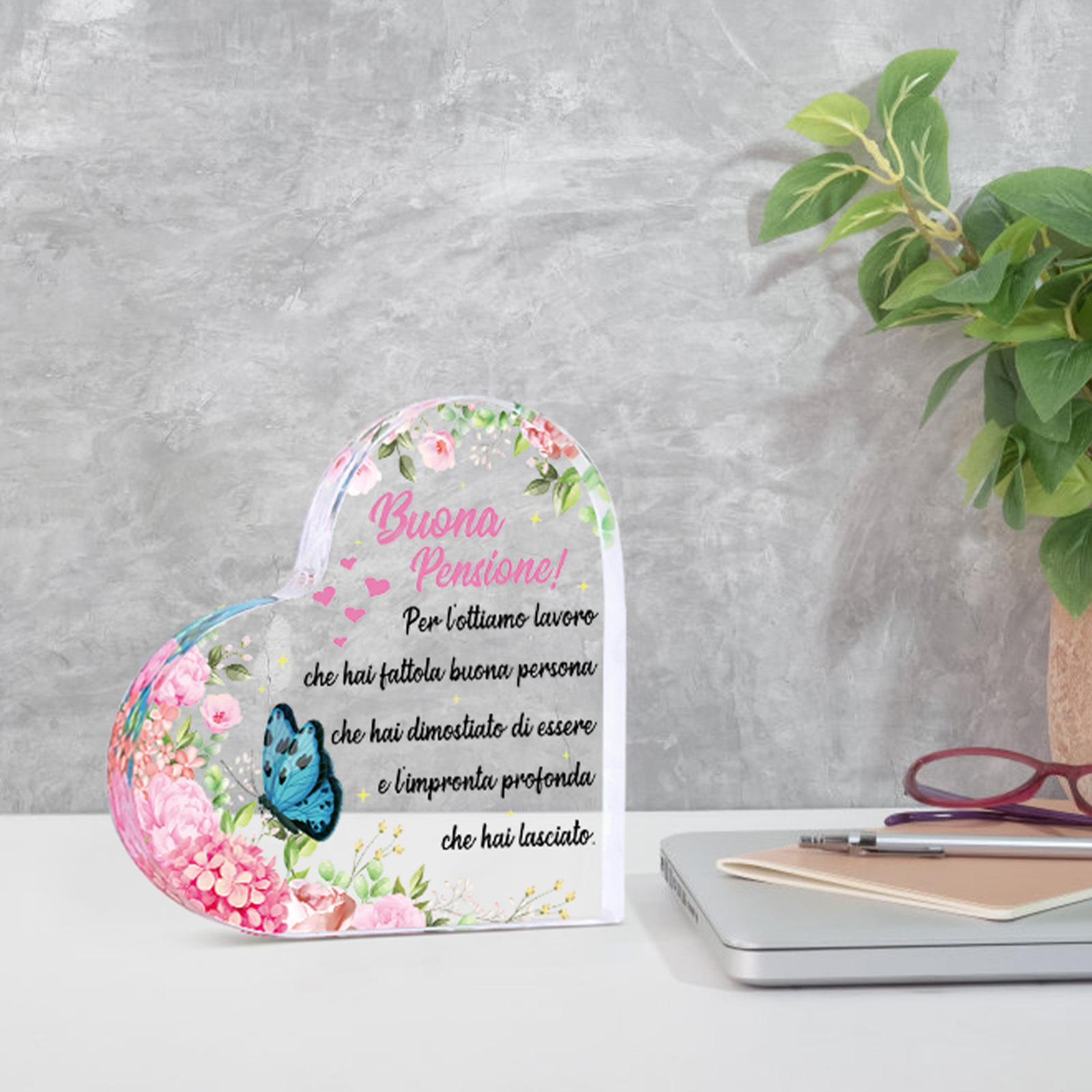 Acrylic Ornament – Elegant Heart-shaped Decorative Piece With An IT Motif For Special Occasions