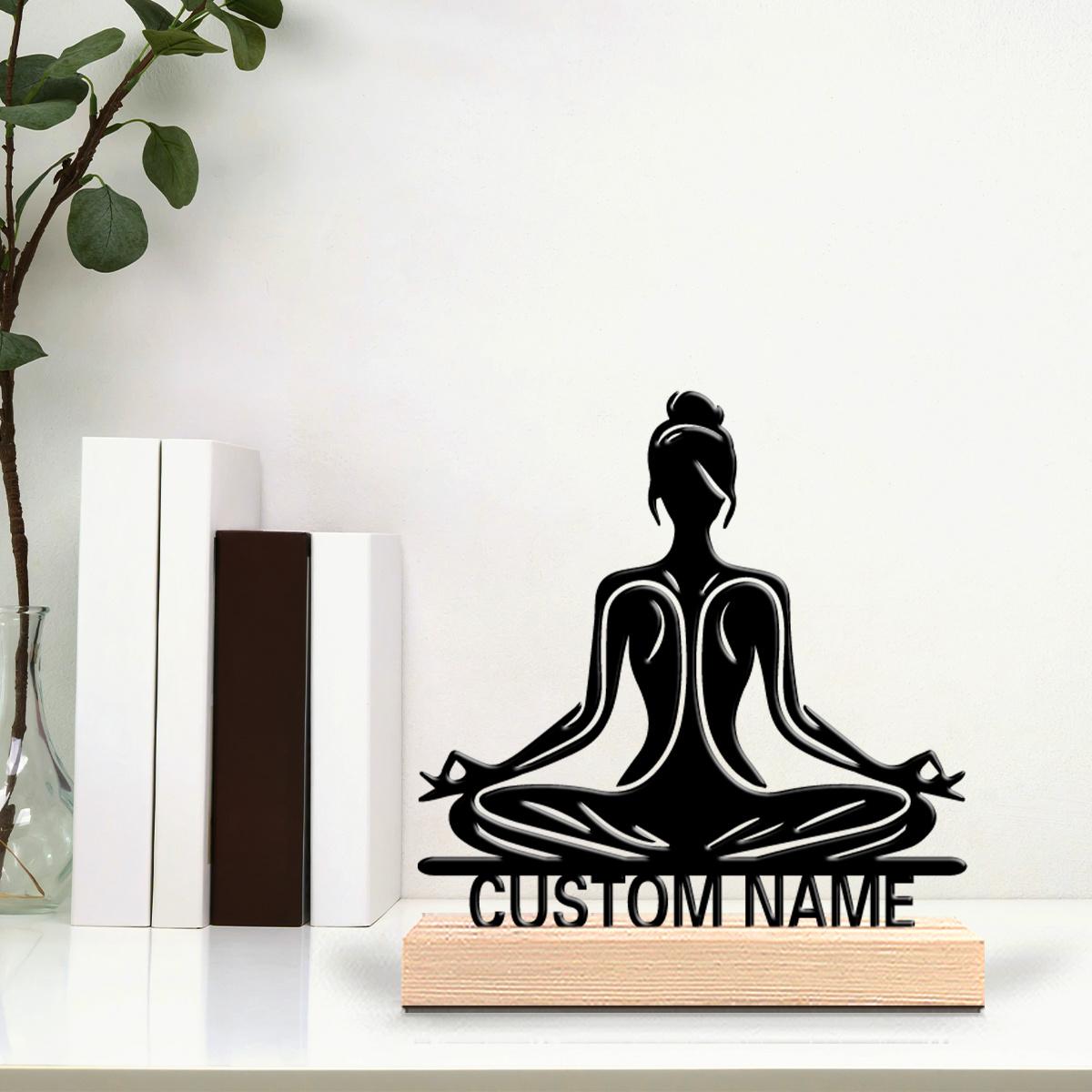 Statuie din metal personalizată pentru meditație Zen Yoga, cu bază din lemn, decor spiritual pentru birou, ornament perfect pentru studiouri de yoga și birou