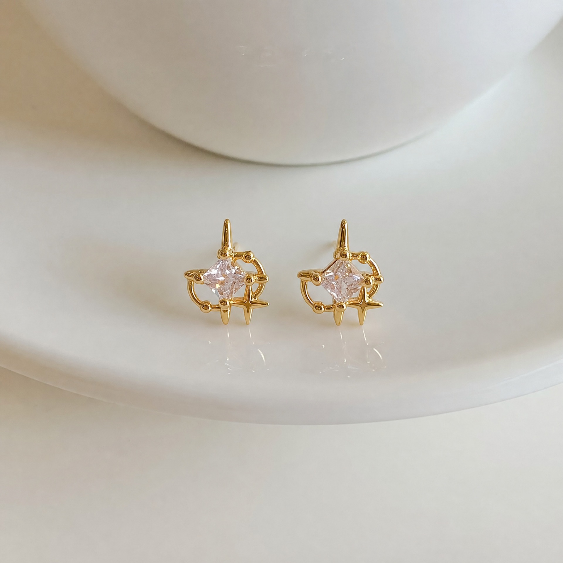 Double-Layer Starburst Cross Stud Earrings