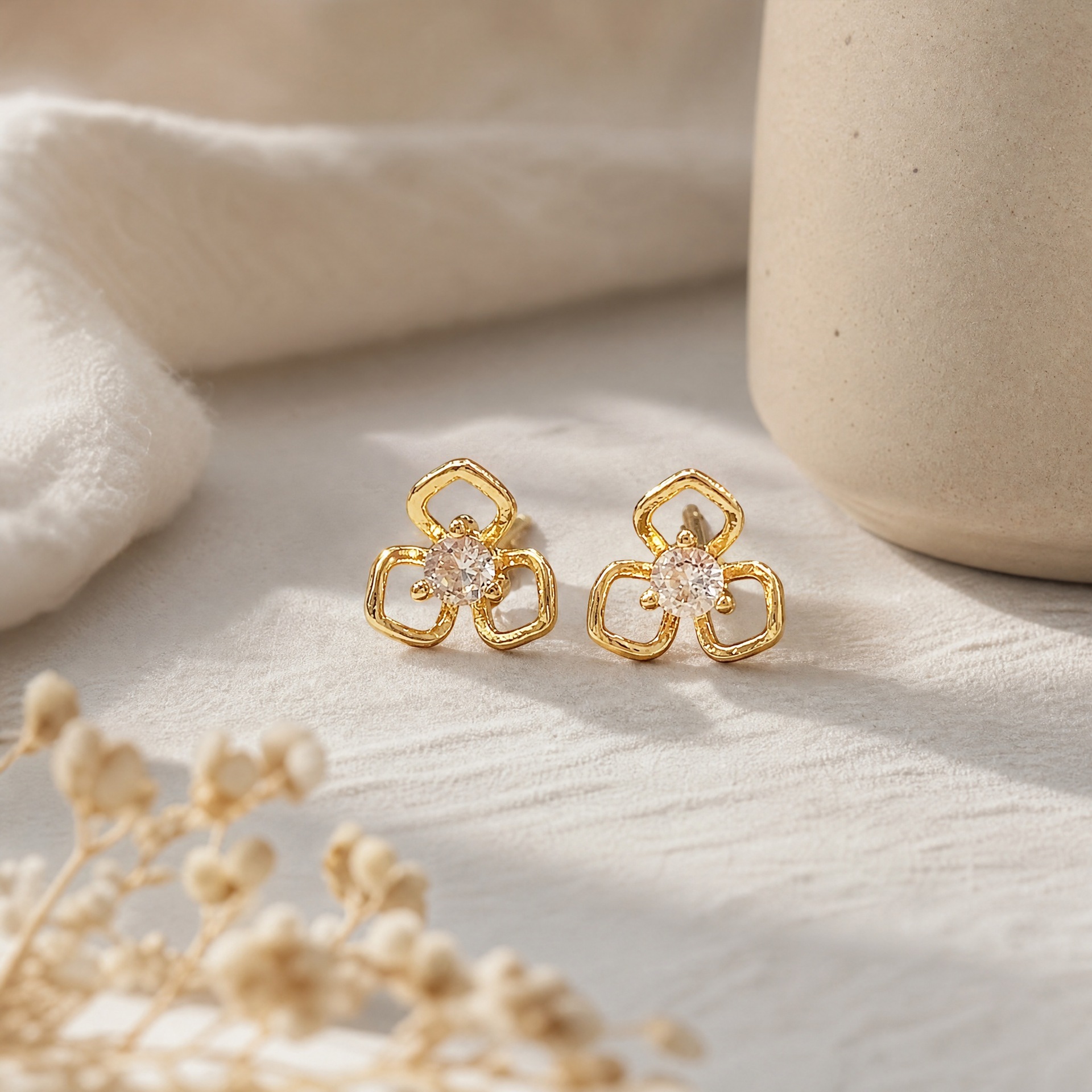 Trilobe Flower Zircon Stud Earrings
