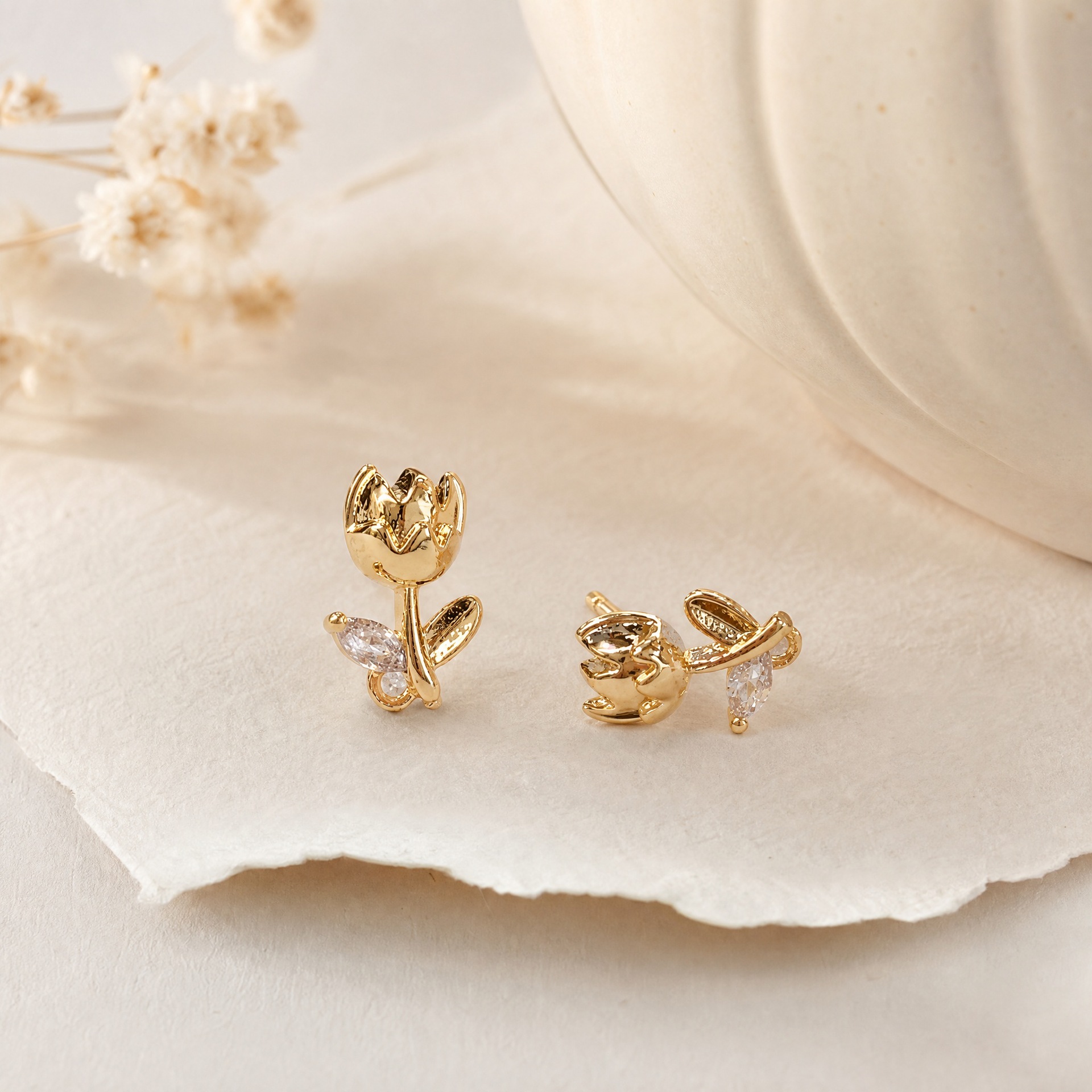 Tulip Blossom Zircon Stud Earrings