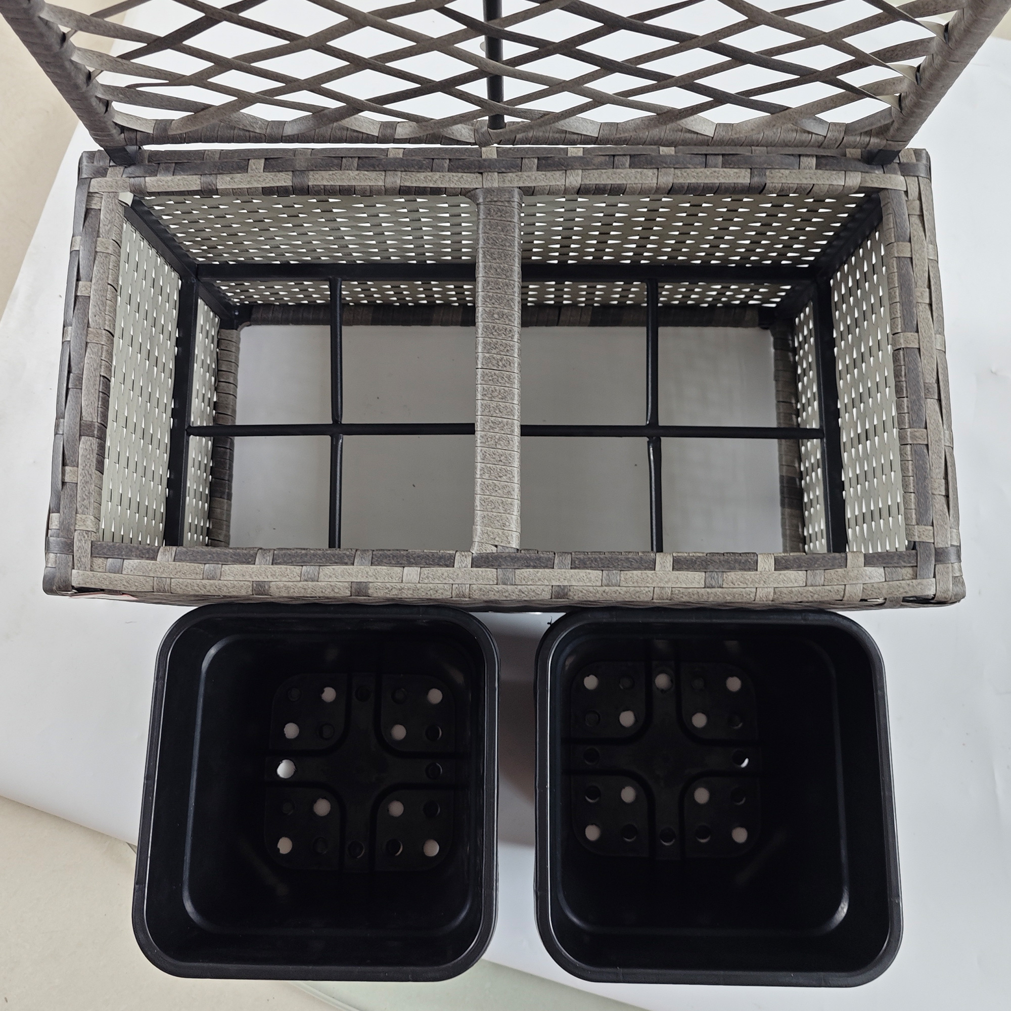 22 L Rattan Planter With Trellis,Freestanding Raised Beds For Garden Two Plant — image 2