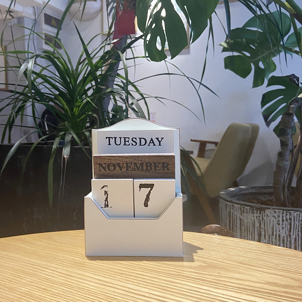 Title 4, Retro Creative Wooden Desk Calendar Frame