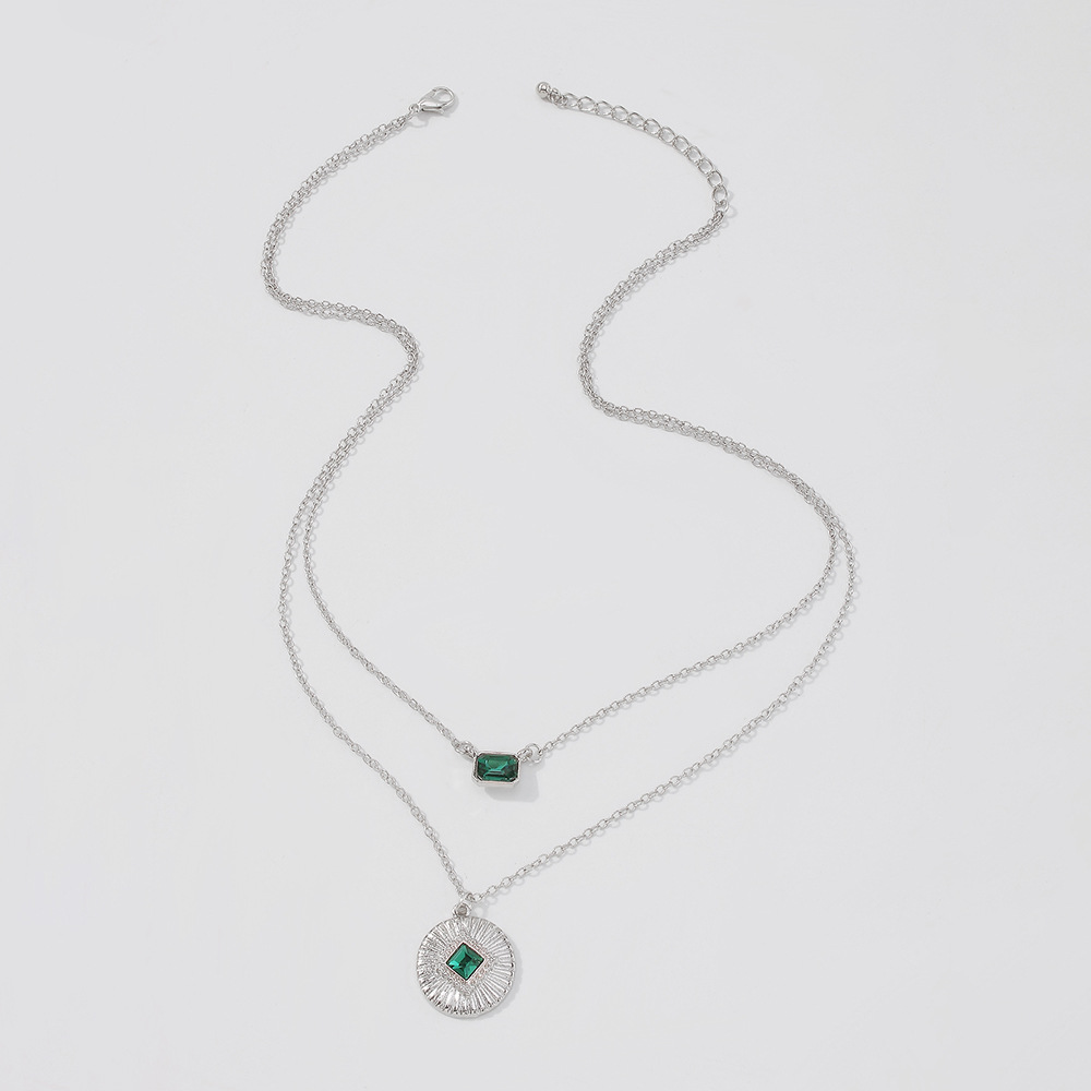 Micro Inlaid Clavicle Chain Classic Disc Pendant Necklace